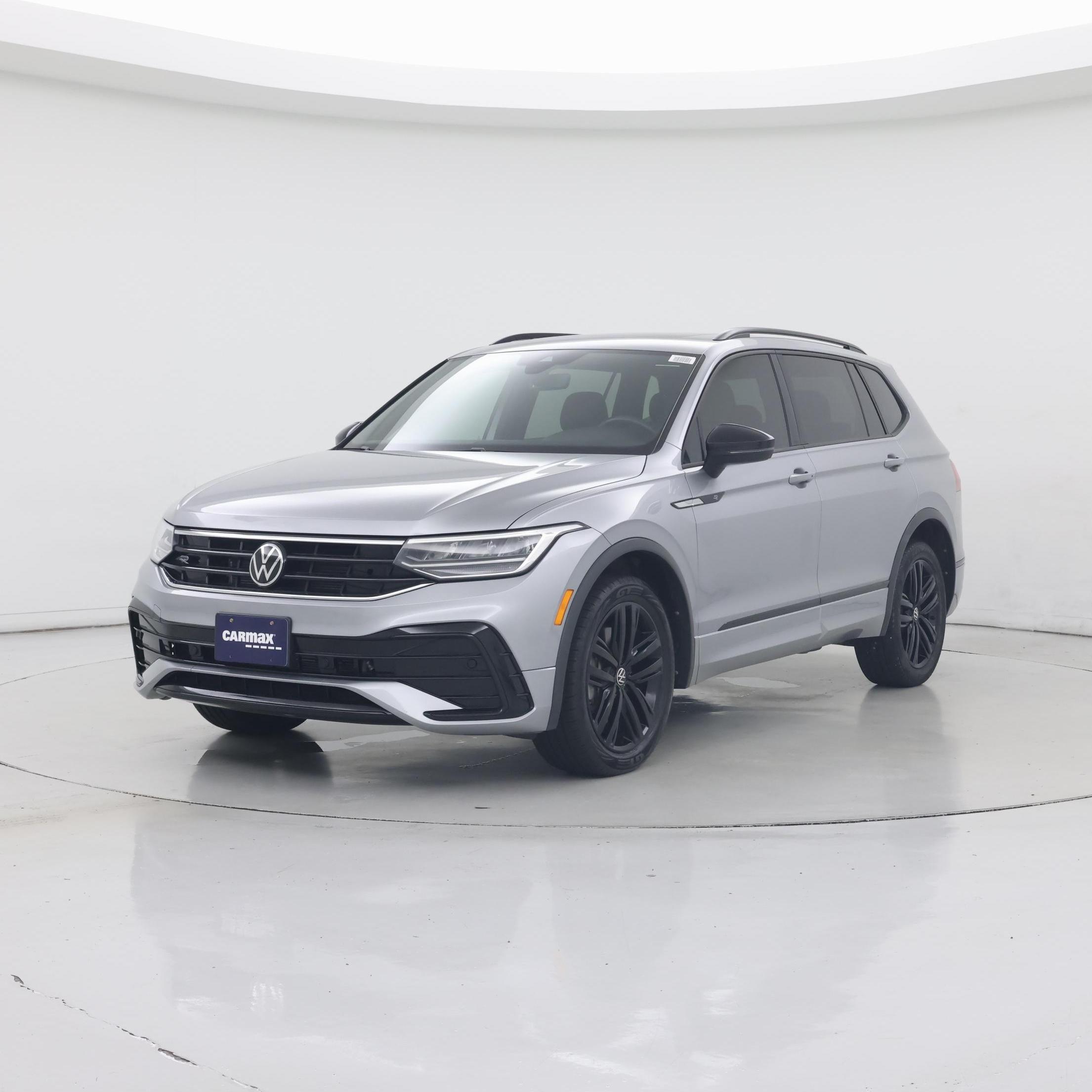 Thumbnail: 2022 Volkswagen Tiguan - 4