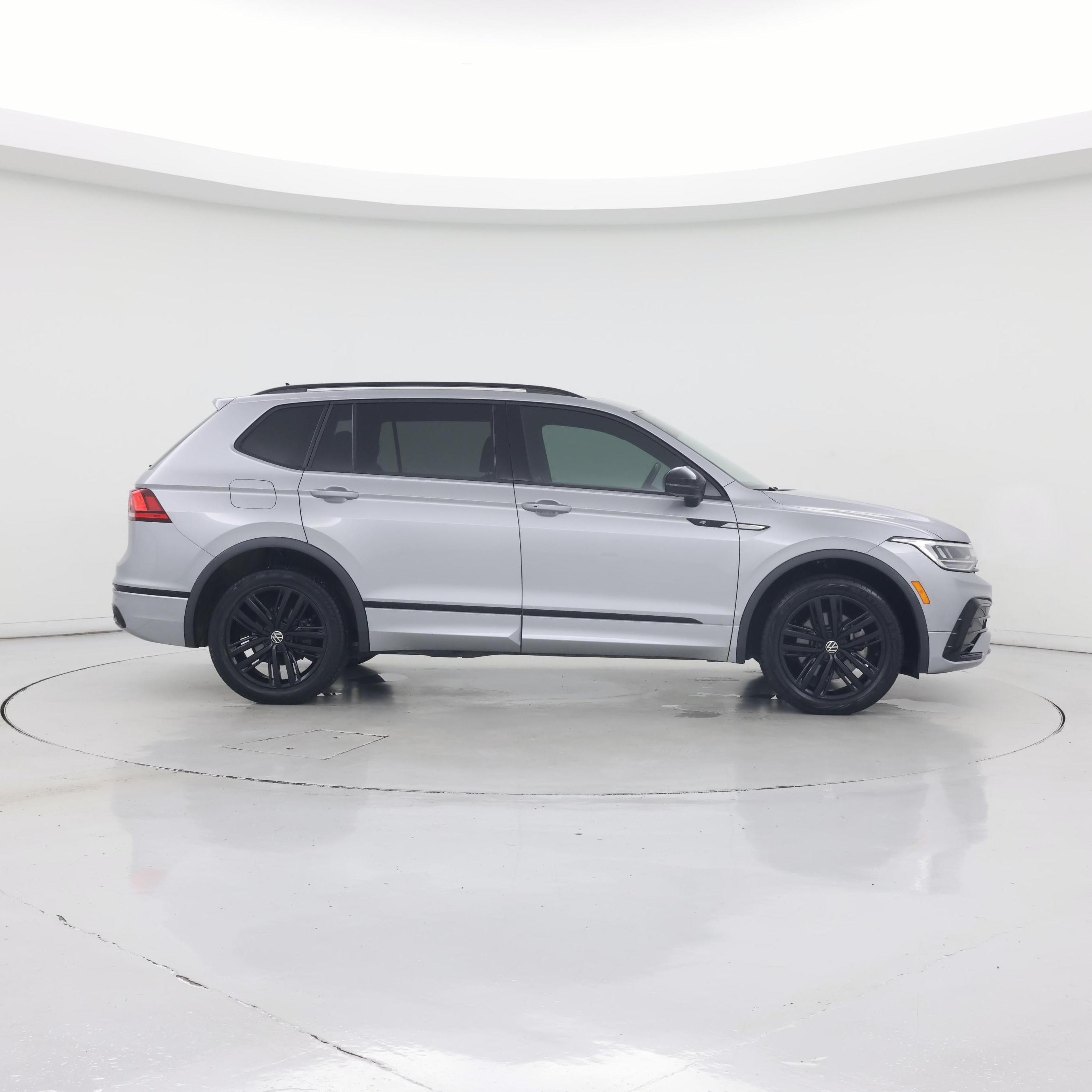 Thumbnail: 2022 Volkswagen Tiguan - 7