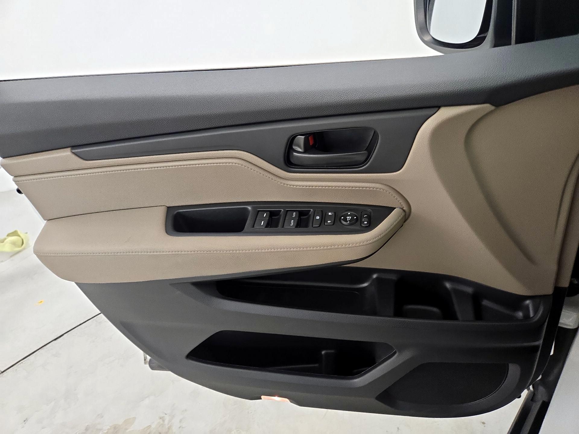 Thumbnail: 2021 Honda Odyssey - 12