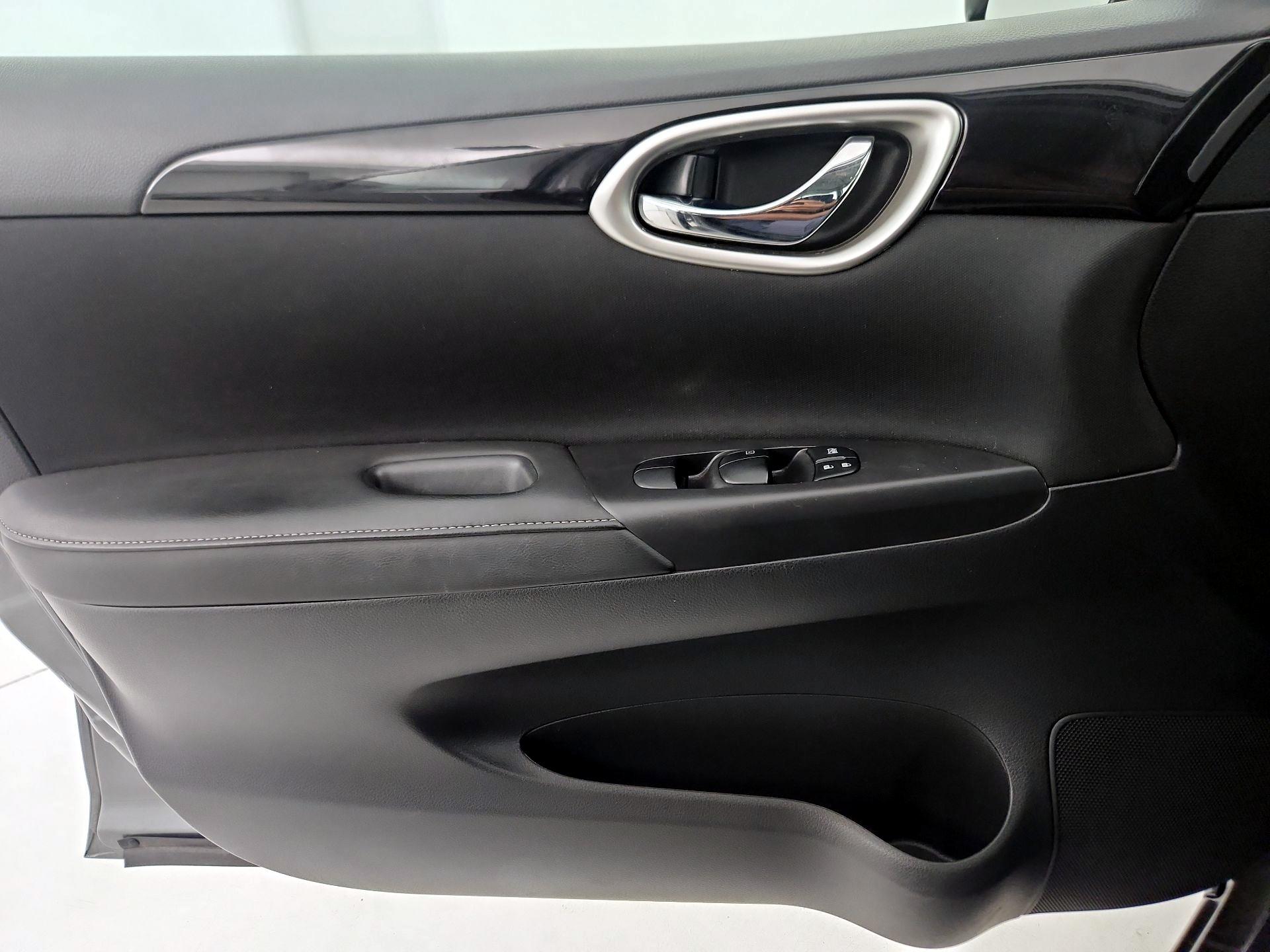 Thumbnail: 2019 Nissan Sentra - 12