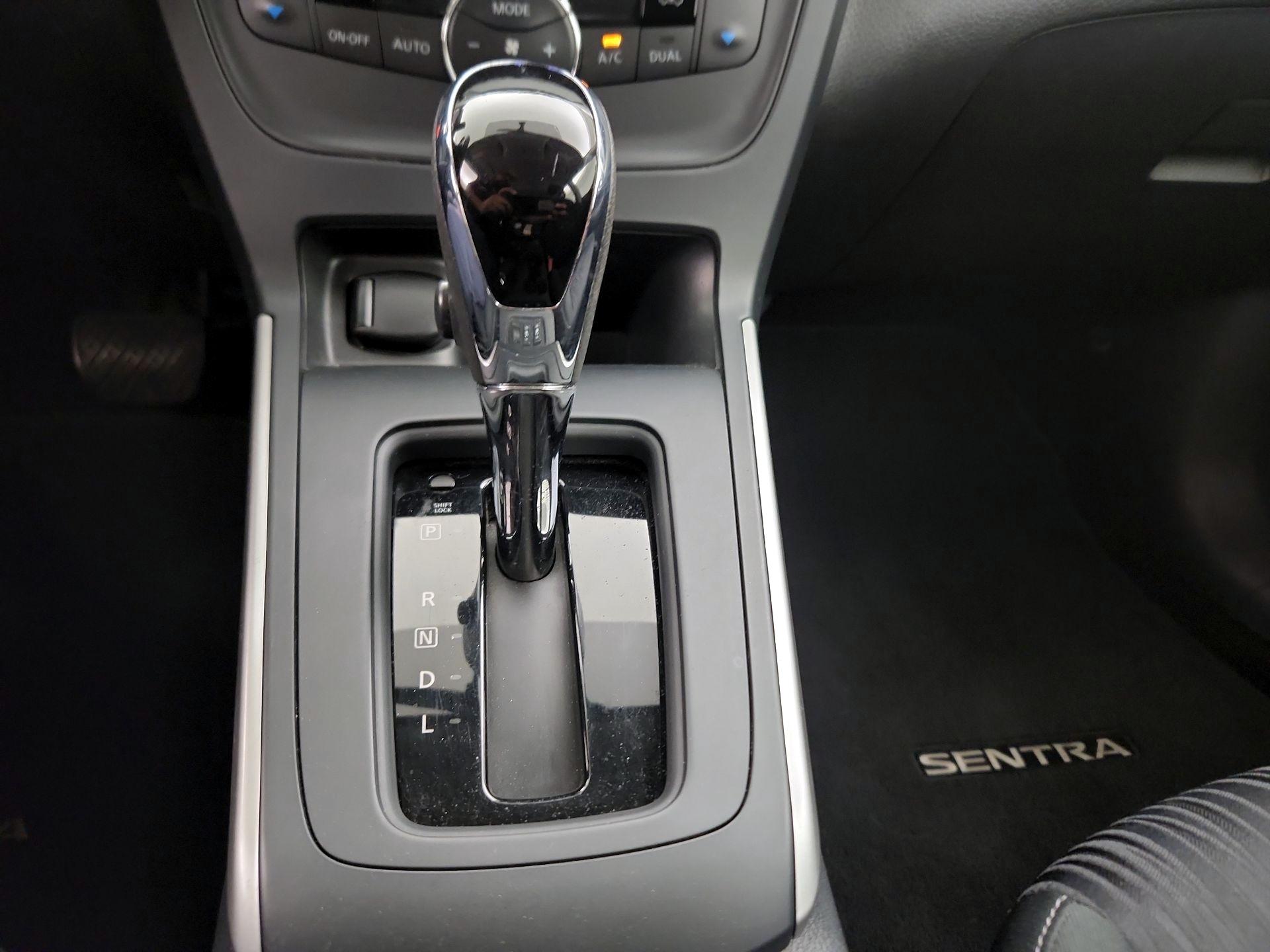Thumbnail: 2019 Nissan Sentra - 17