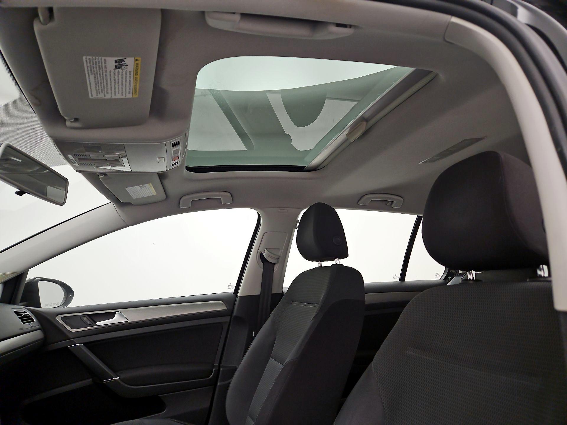 Thumbnail: 2016 Volkswagen Golf - 19