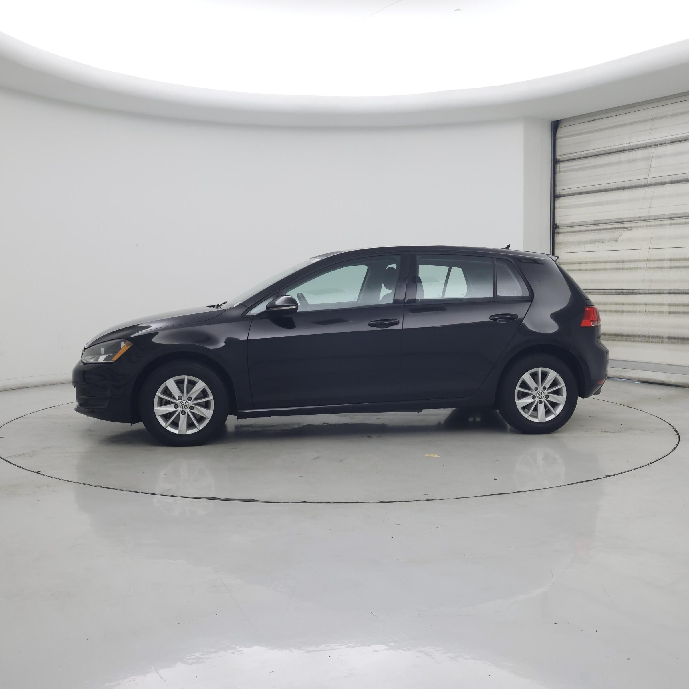 Thumbnail: 2016 Volkswagen Golf - 3