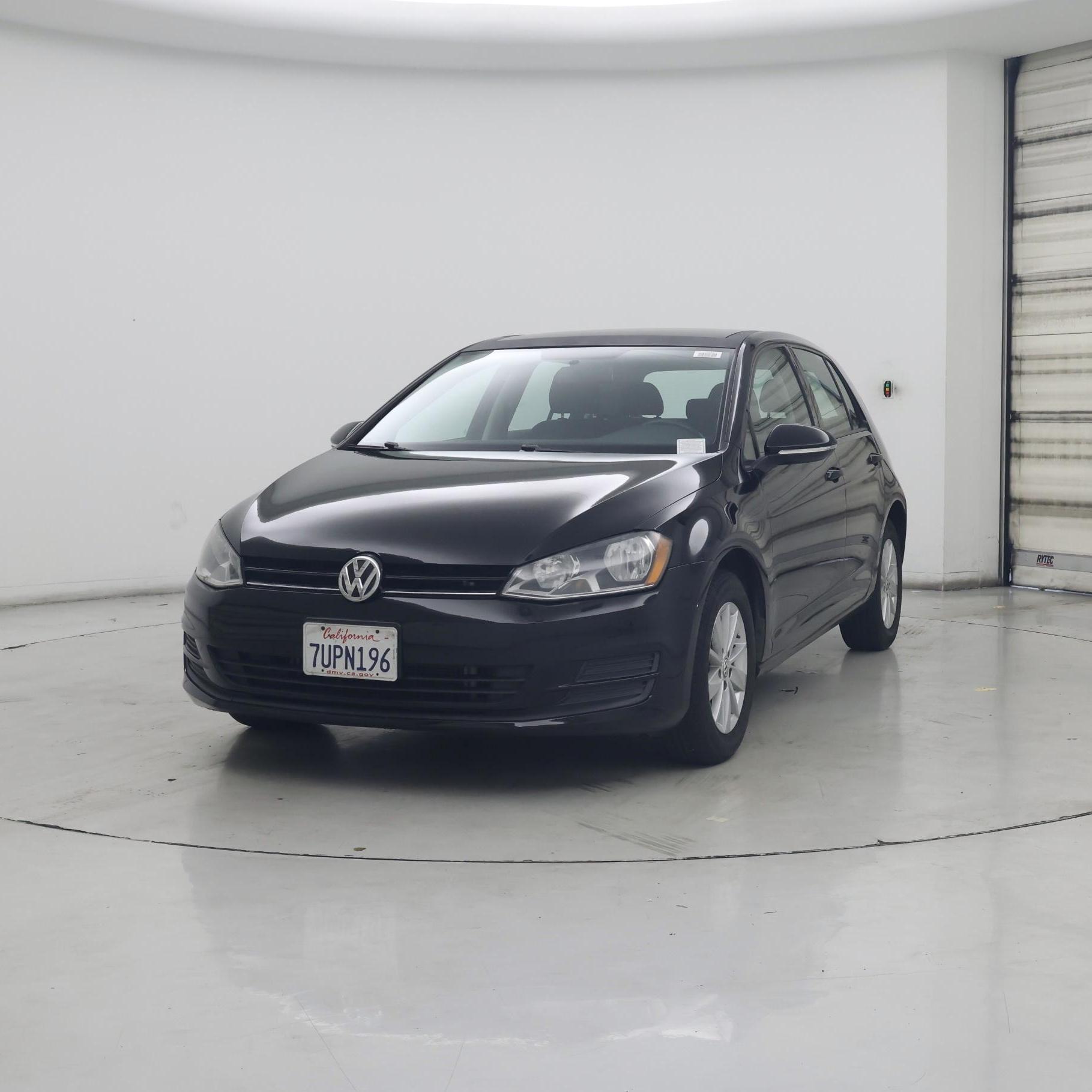 Thumbnail: 2016 Volkswagen Golf - 4