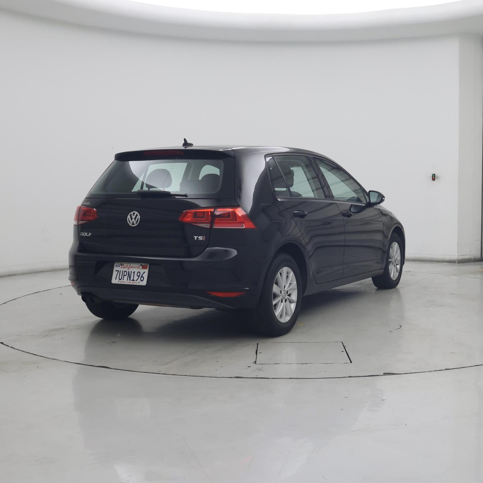 Thumbnail: 2016 Volkswagen Golf - 8