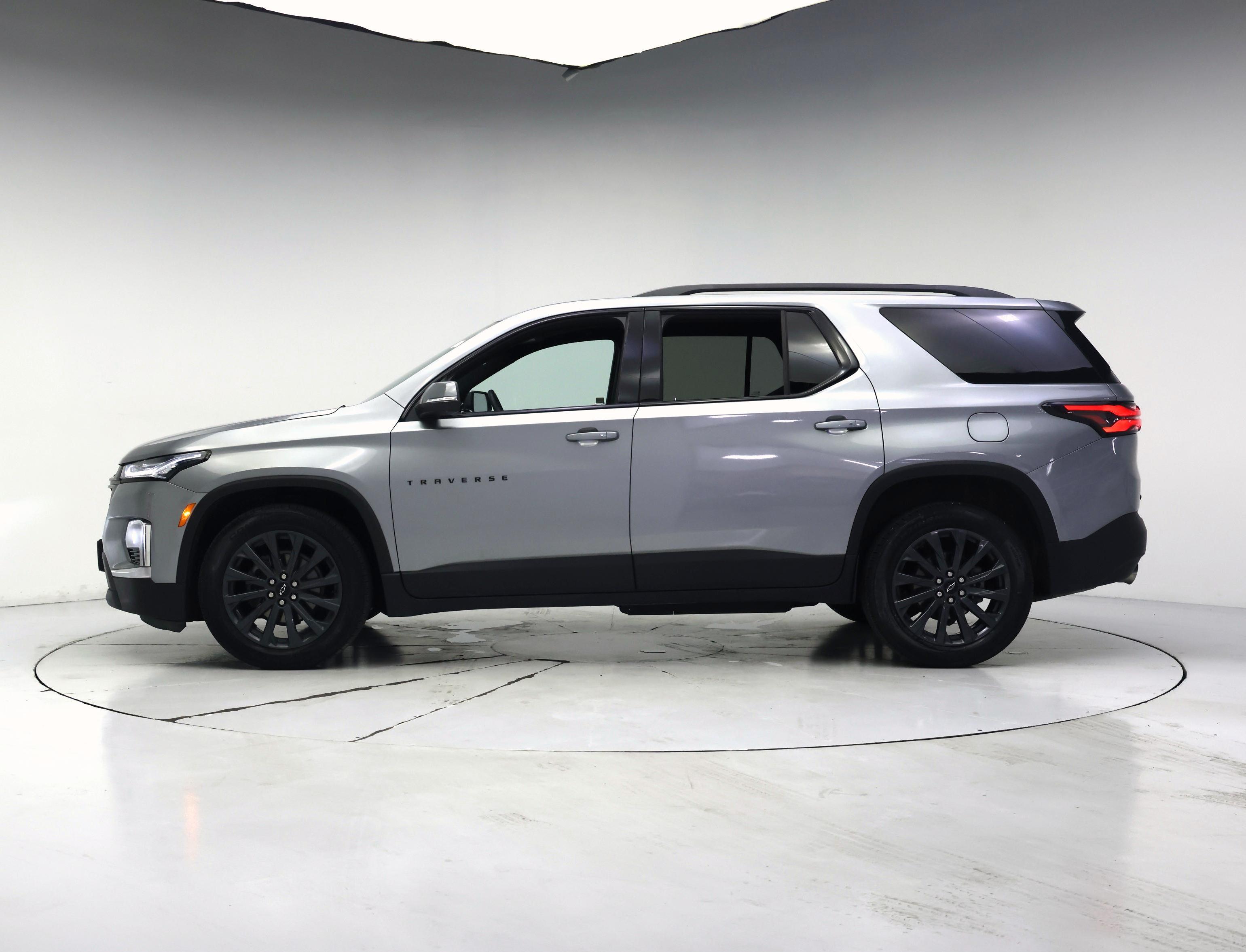 Thumbnail: 2023 Chevrolet Traverse - 3