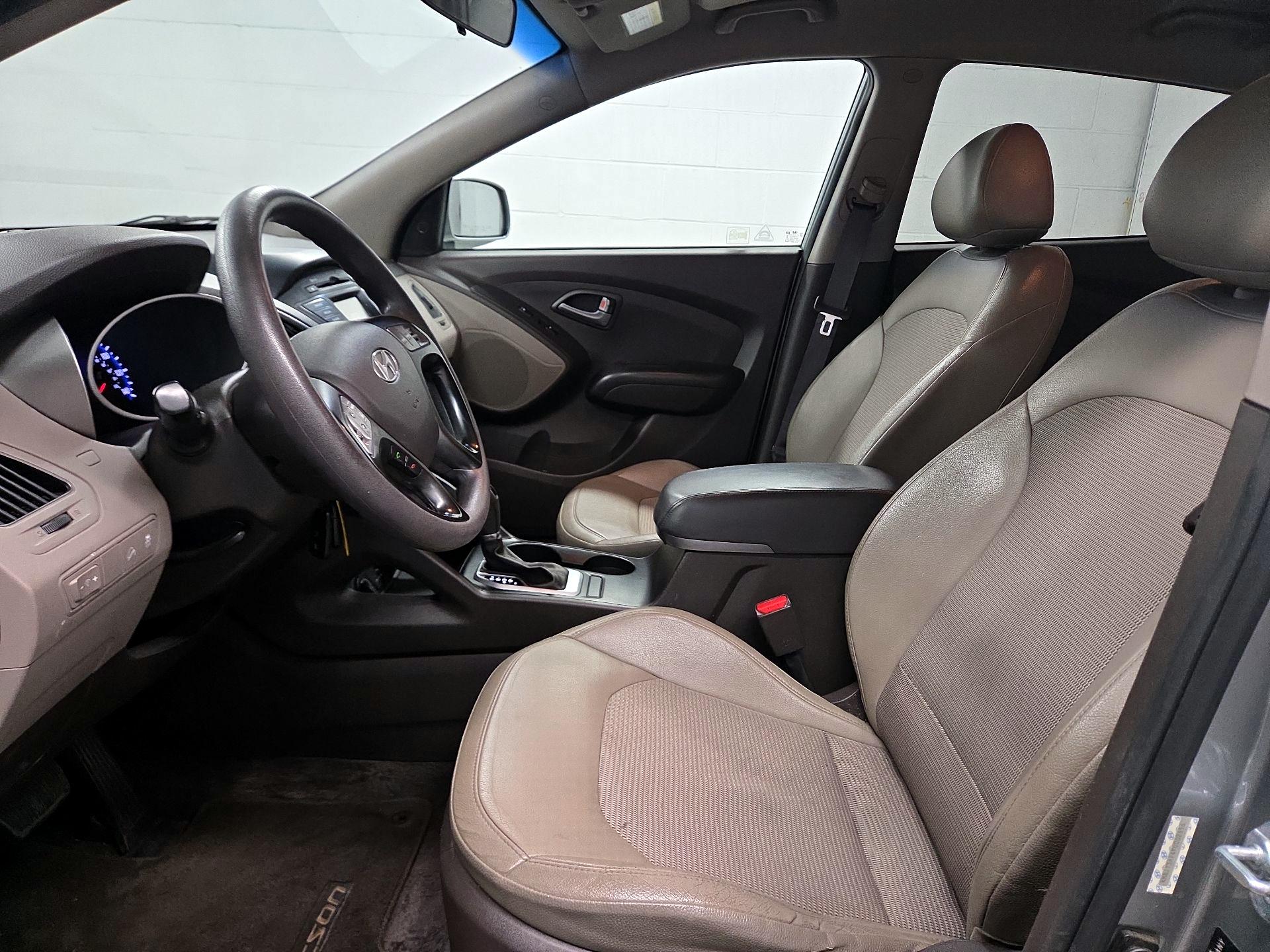 Thumbnail: 2015 Hyundai Tucson - 11