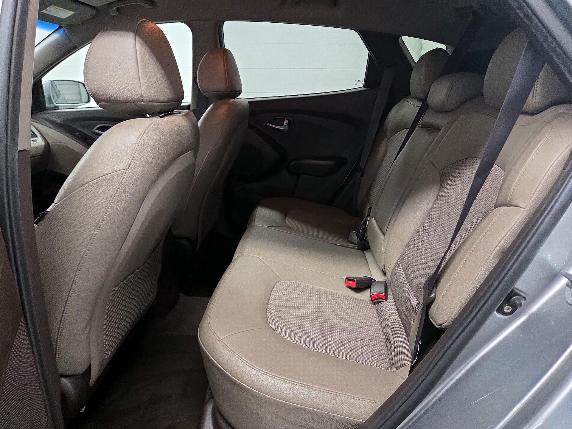 Thumbnail: 2015 Hyundai Tucson - 19