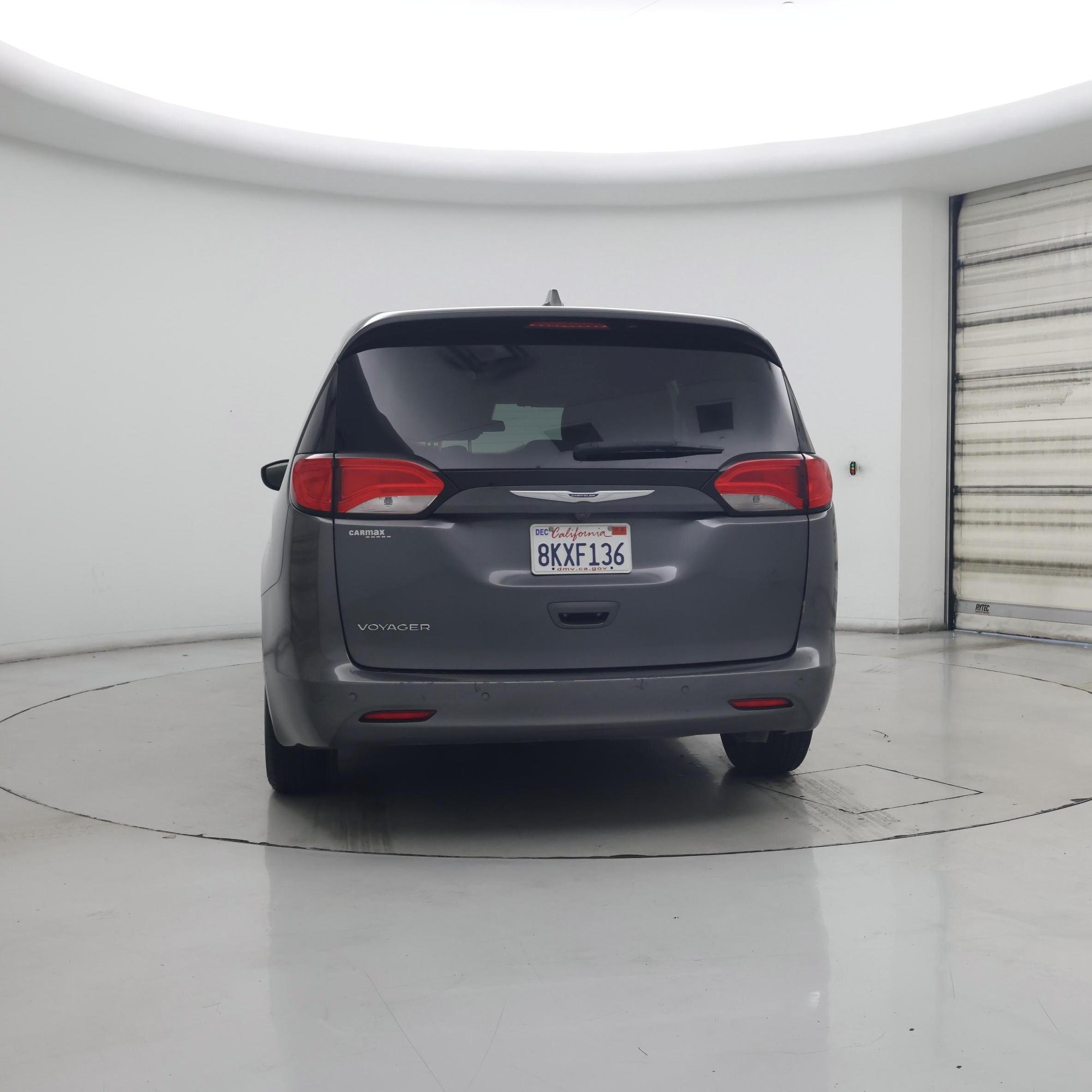 Thumbnail: 2020 Chrysler Voyager - 6