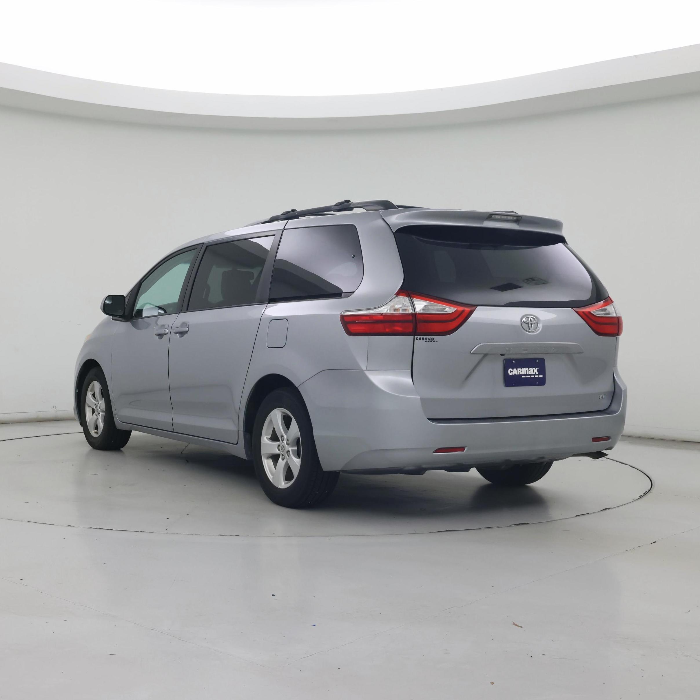 Thumbnail: 2017 Toyota Sienna - 2