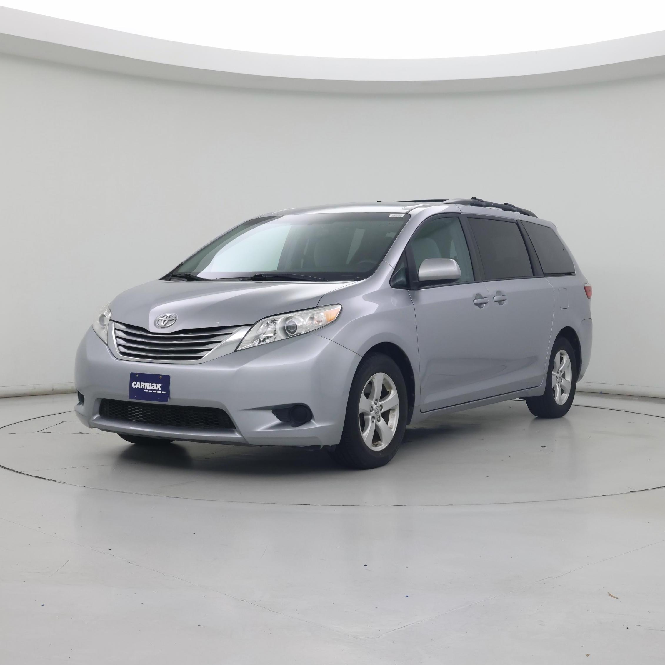 Thumbnail: 2017 Toyota Sienna - 4