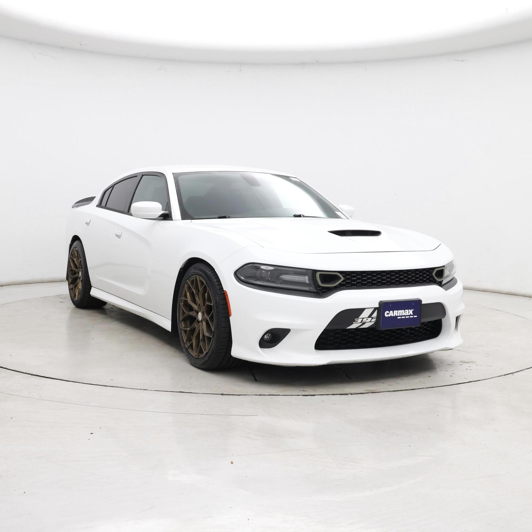 White 2018 Dodge Charger Sedan Rear-Wheel Drive Automatic