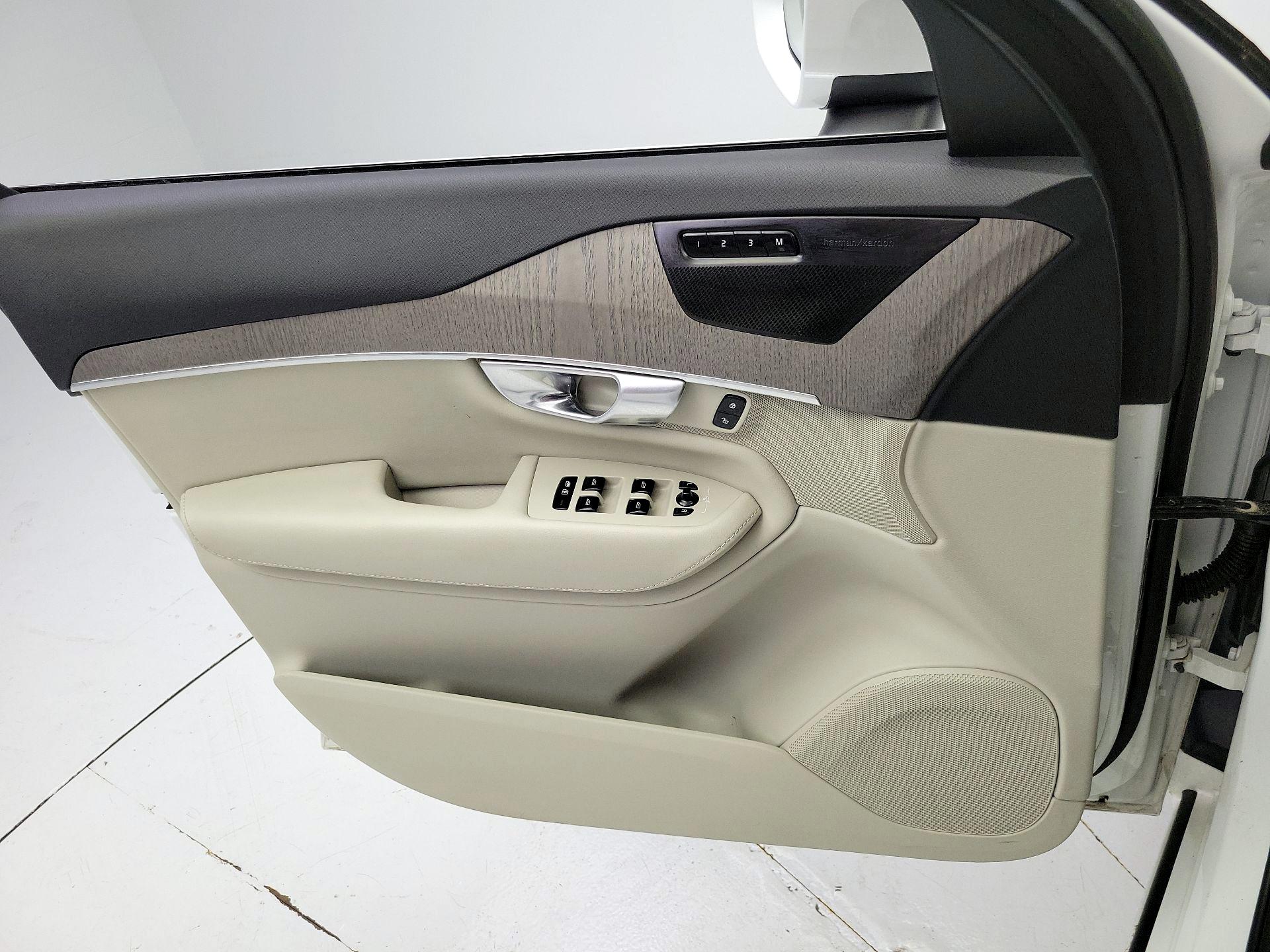 Thumbnail: 2023 Volvo XC90 - 12