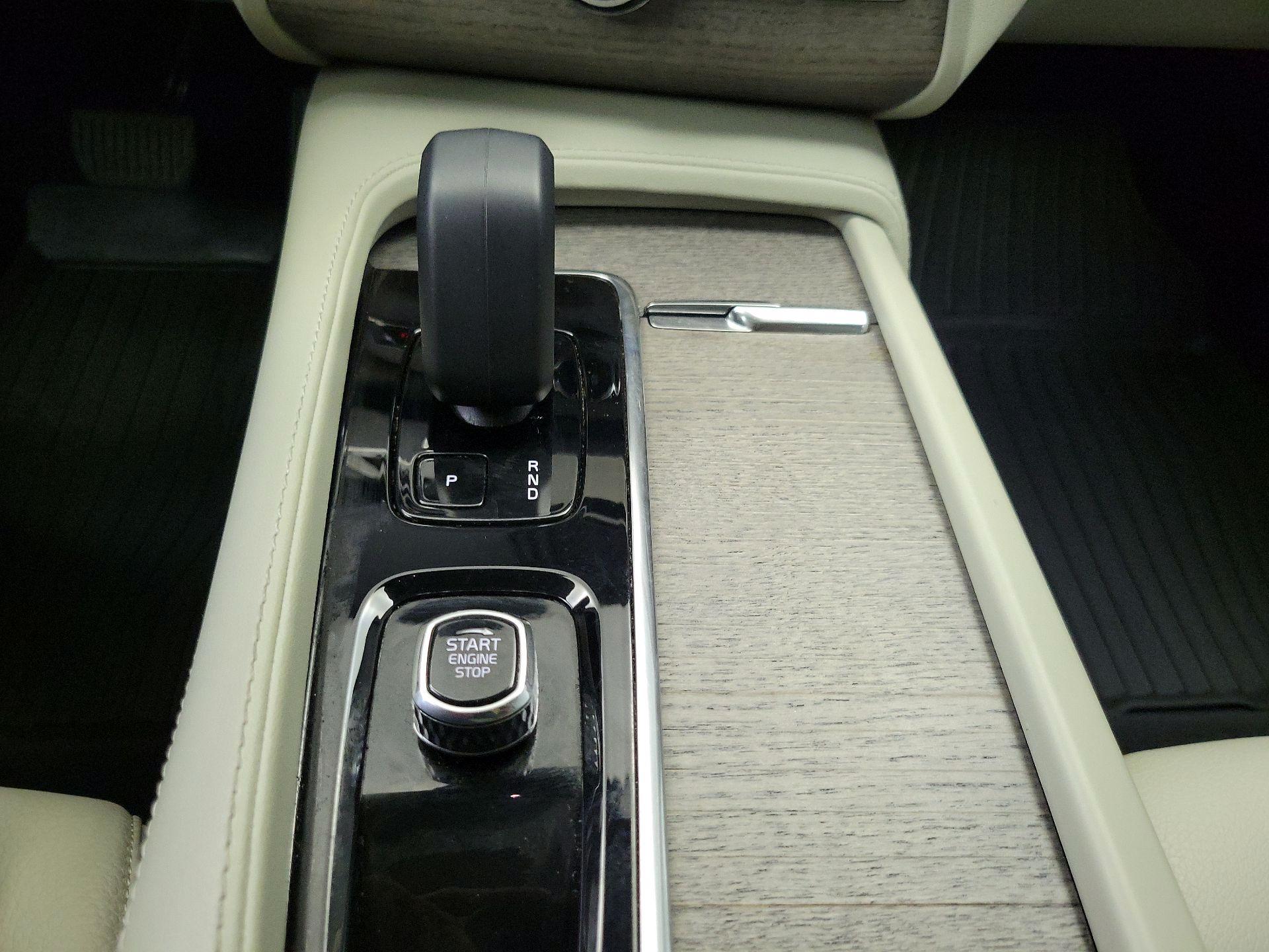 Thumbnail: 2023 Volvo XC90 - 18
