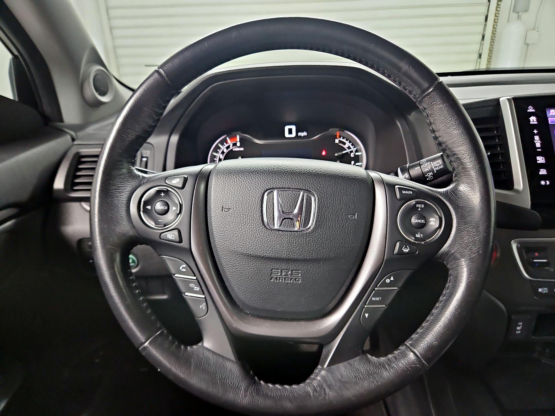 Thumbnail: 2018 Honda Pilot - 10