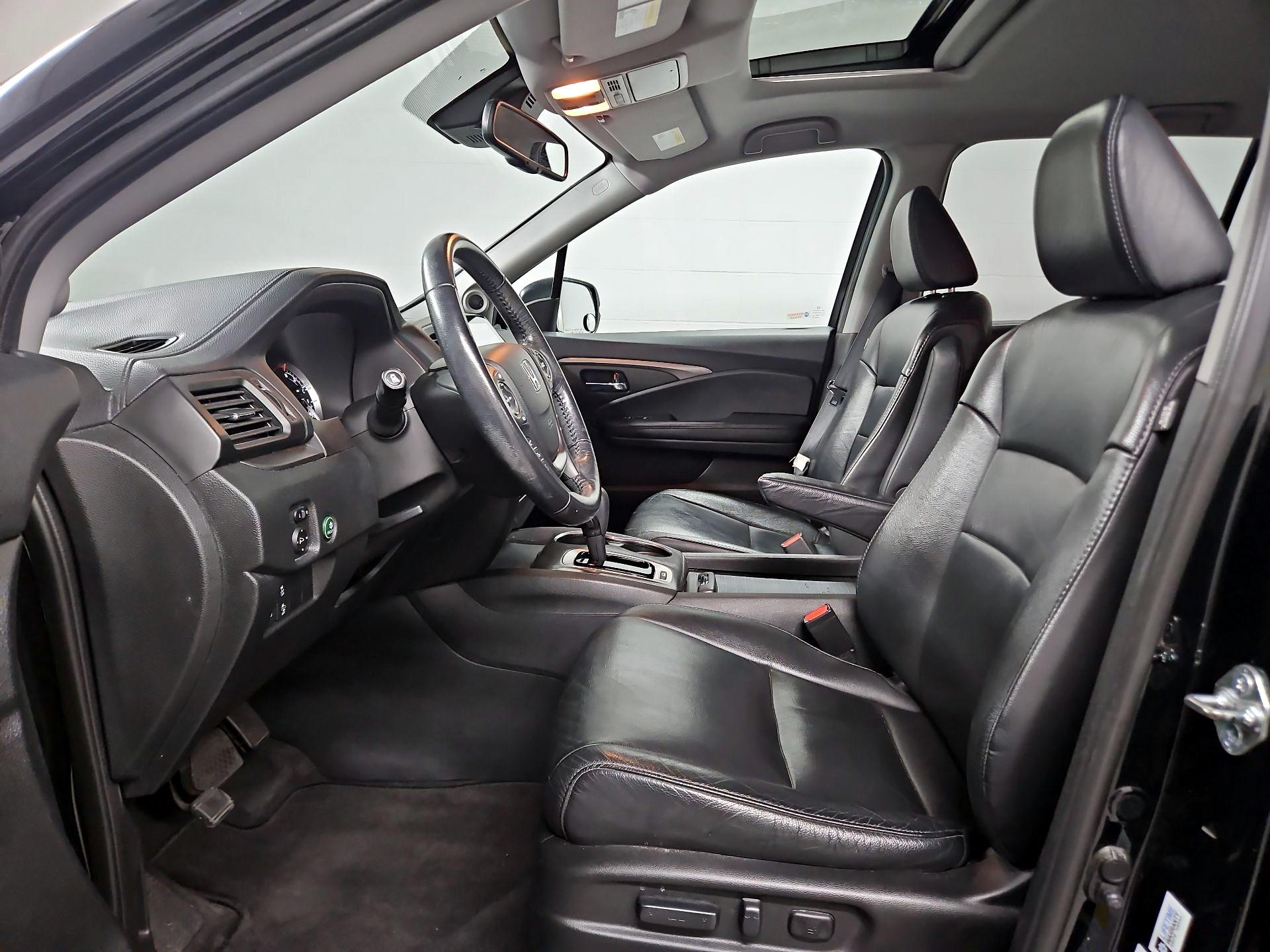 Thumbnail: 2018 Honda Pilot - 11