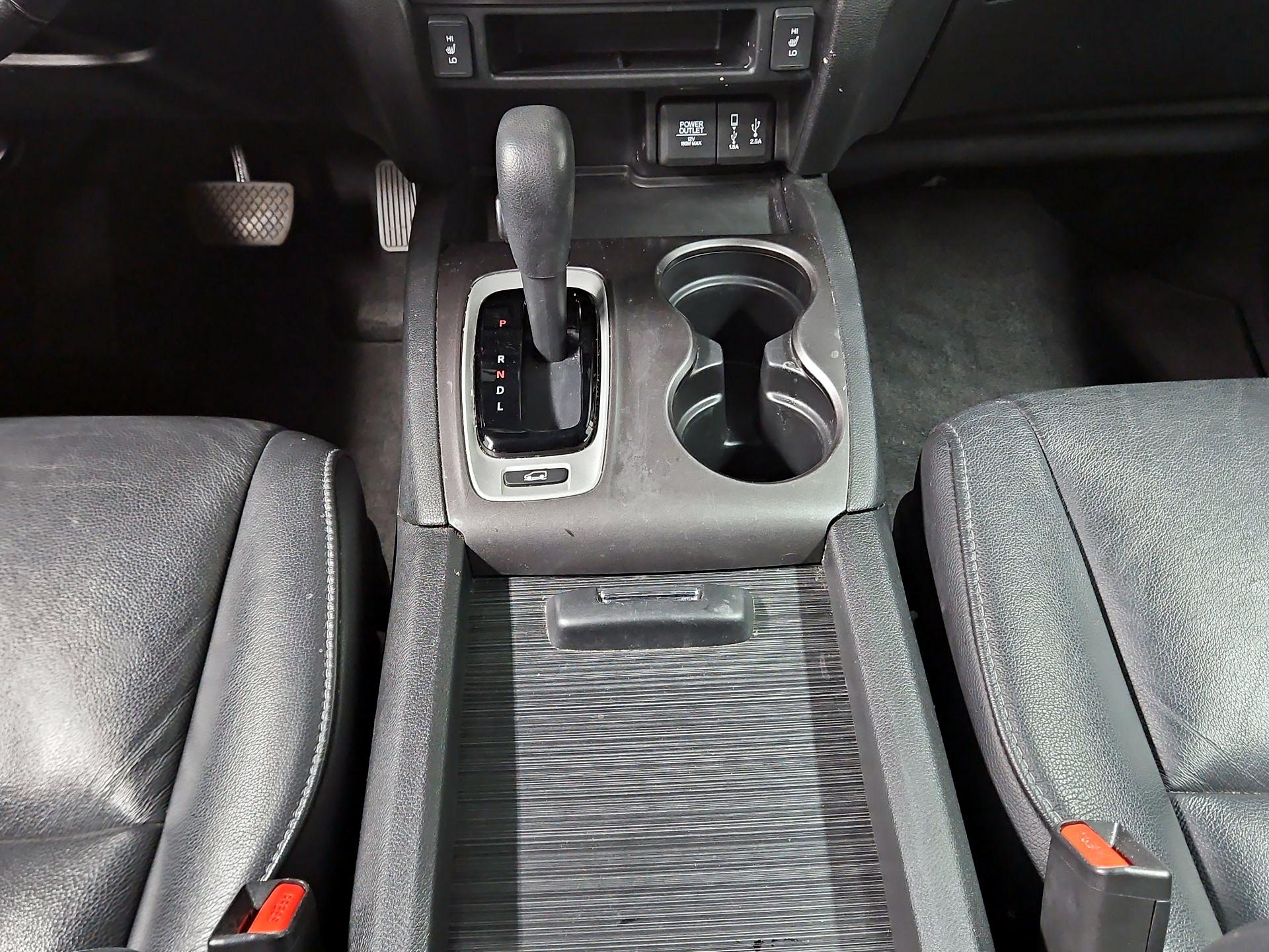 Thumbnail: 2018 Honda Pilot - 17