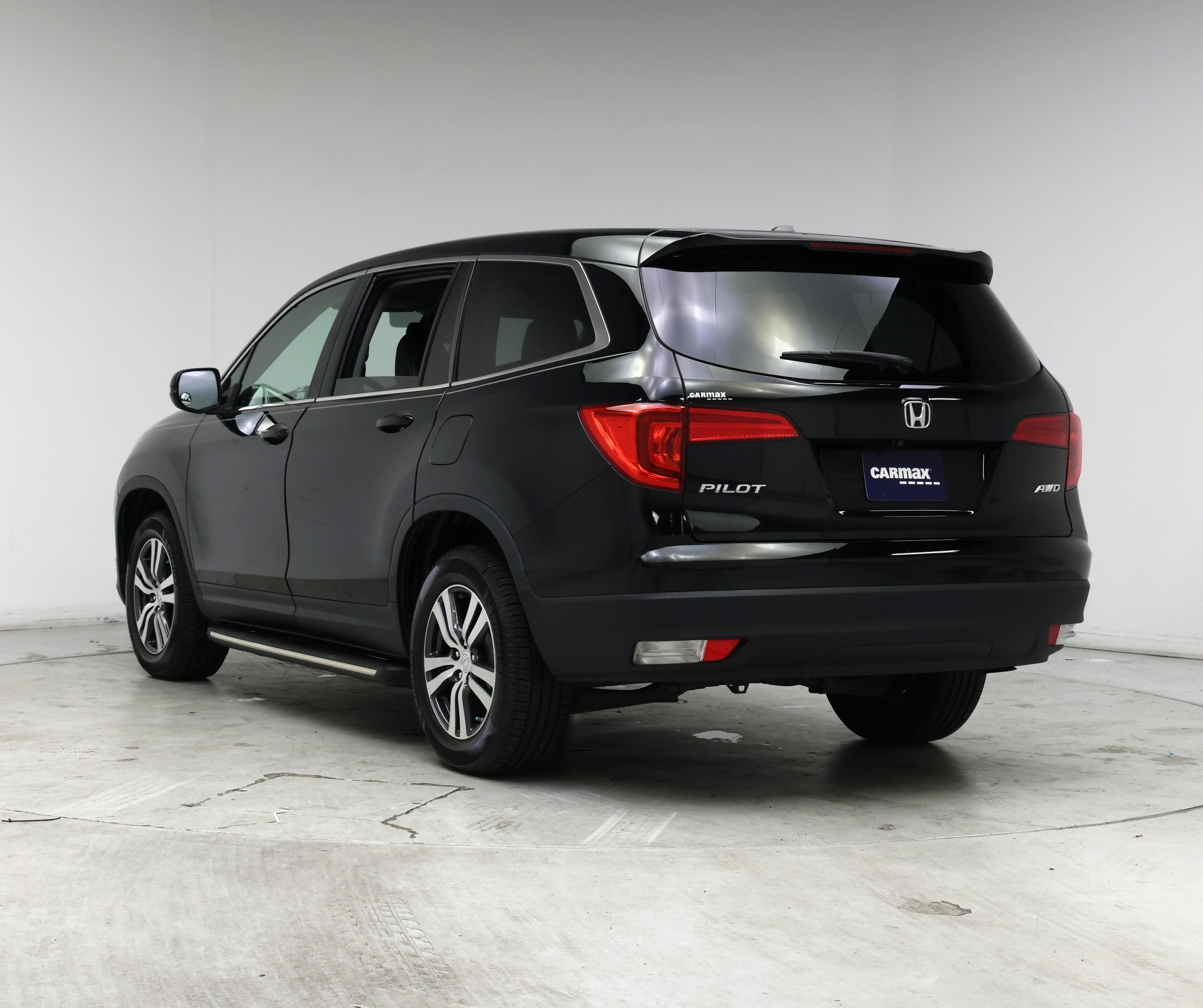 Thumbnail: 2018 Honda Pilot - 2
