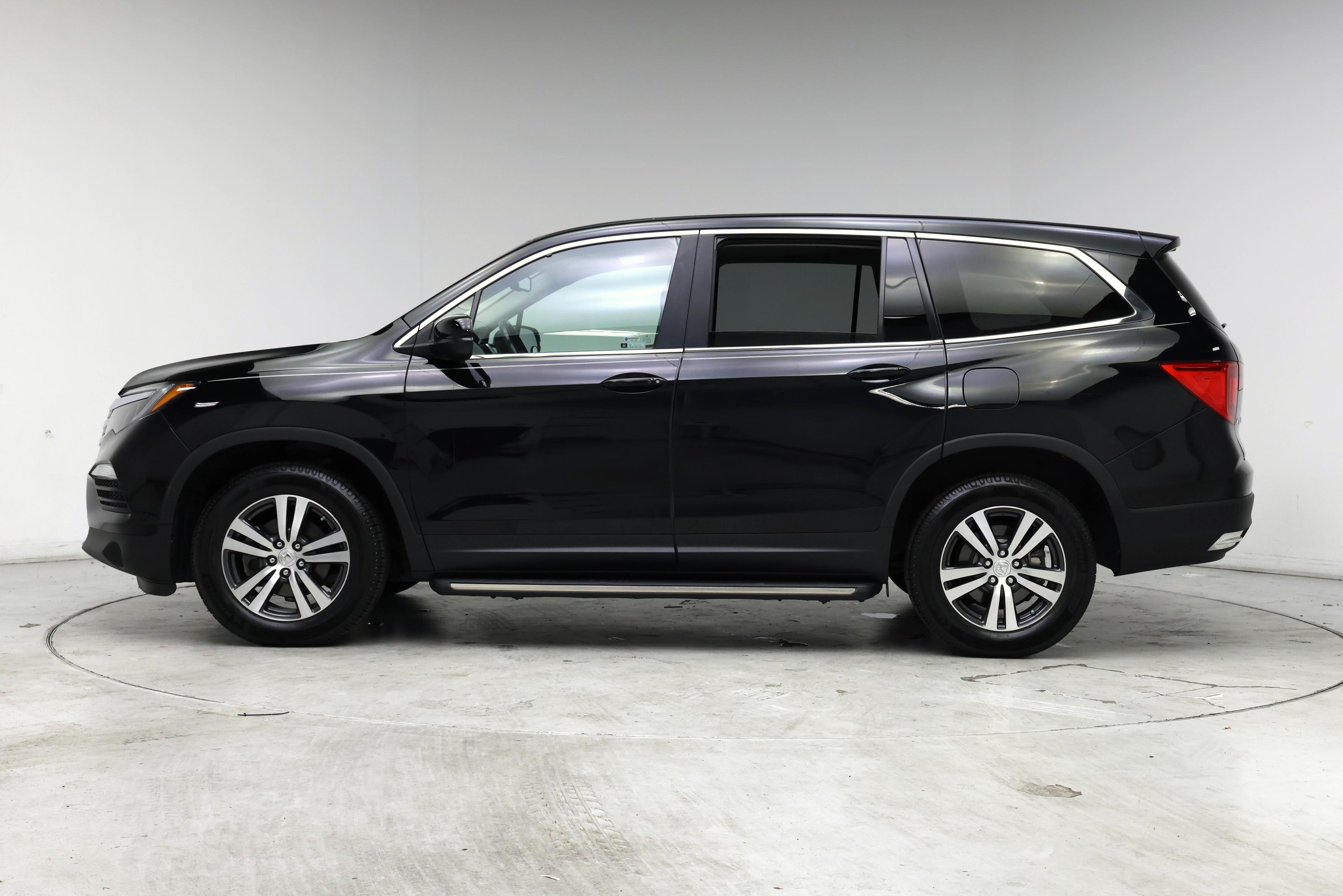 Thumbnail: 2018 Honda Pilot - 3
