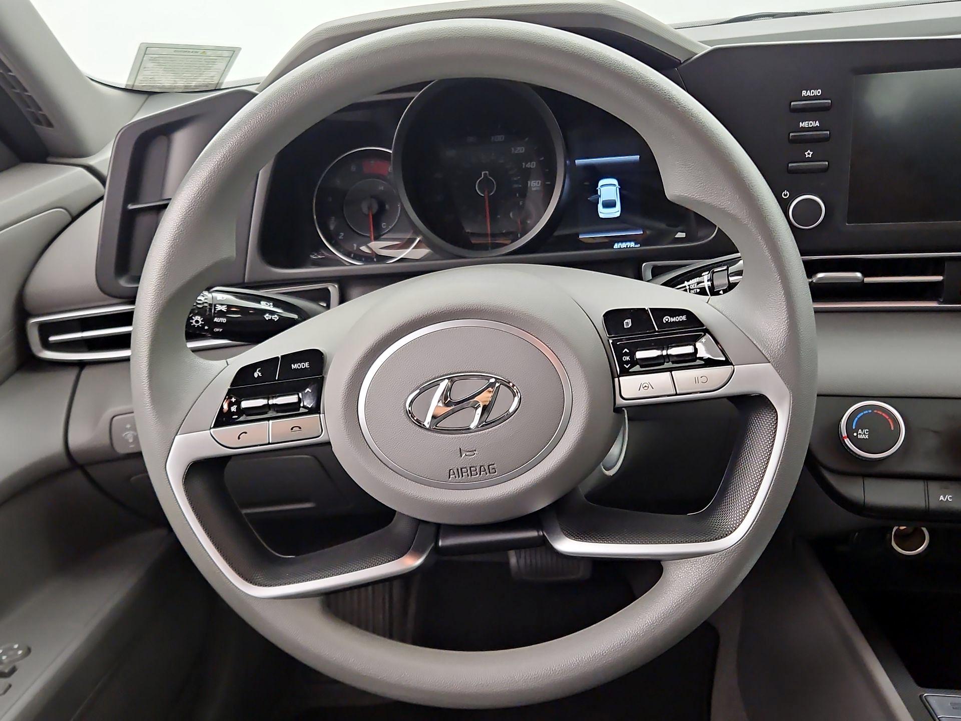 Thumbnail: 2023 Hyundai Elantra - 10