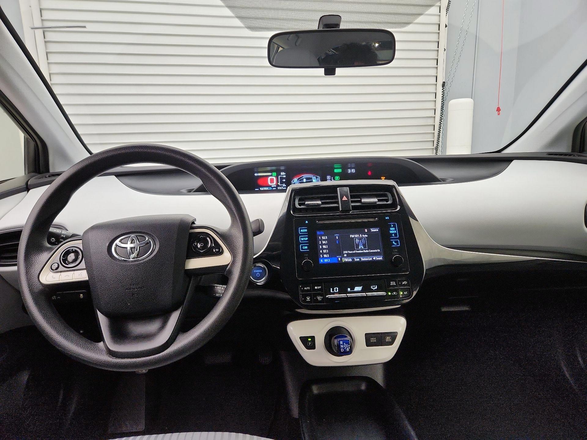 Thumbnail: 2016 Toyota Prius - 9