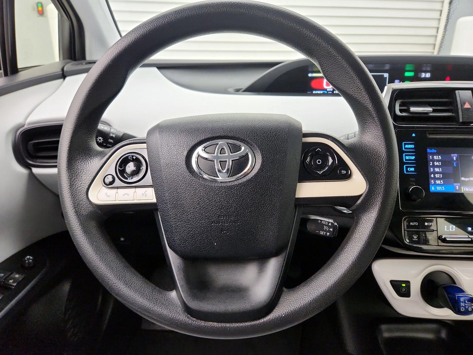 Thumbnail: 2016 Toyota Prius - 10