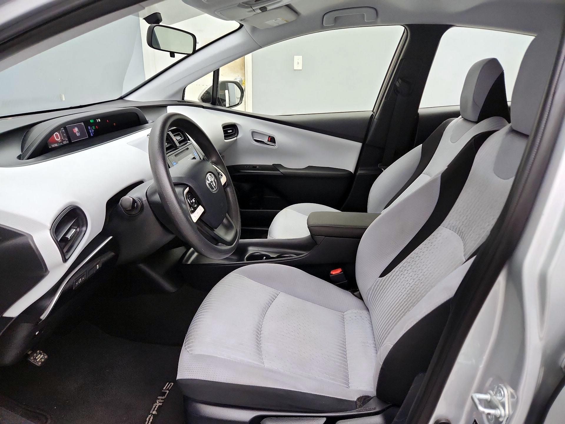 Thumbnail: 2016 Toyota Prius - 11