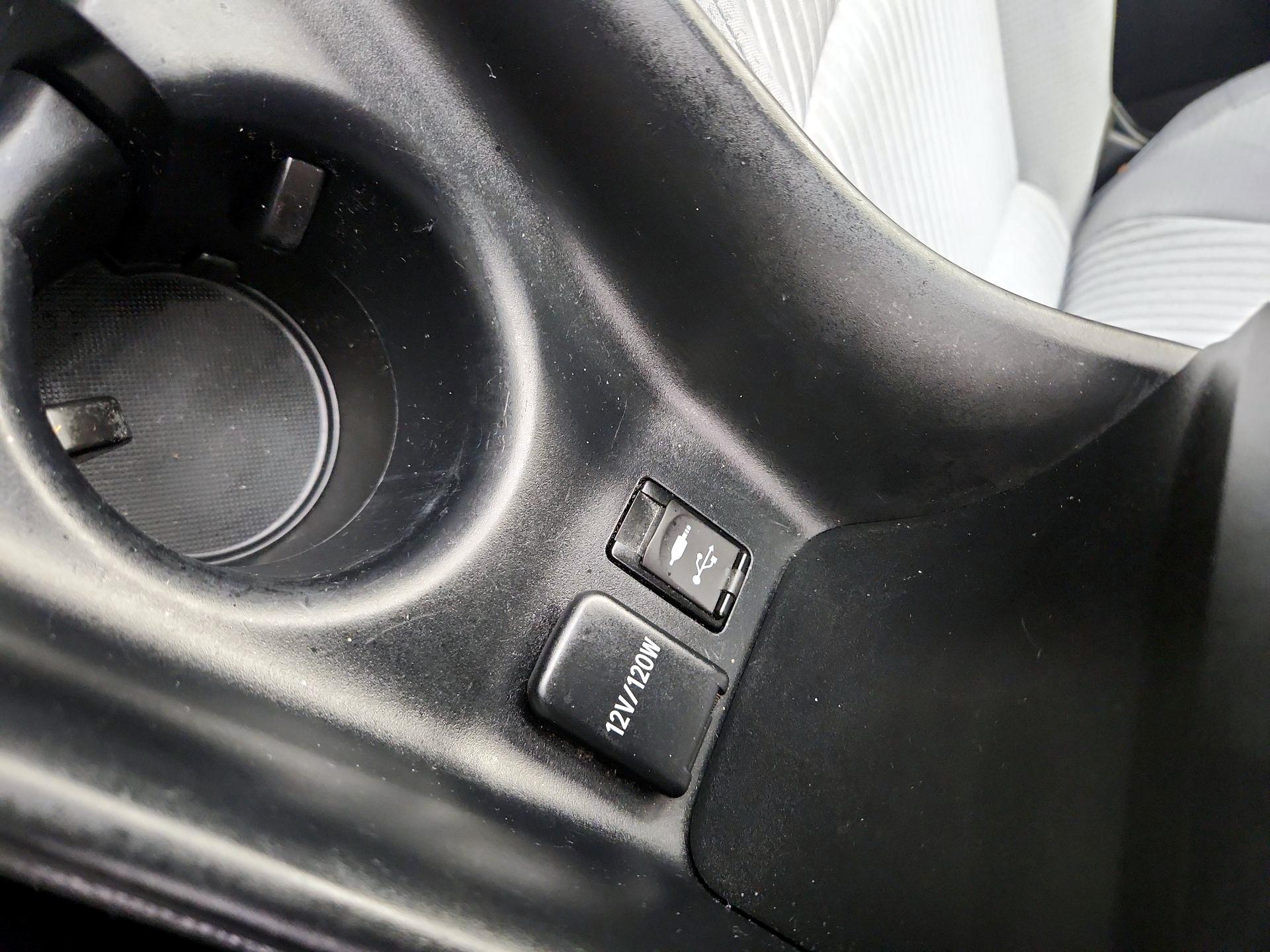 Thumbnail: 2016 Toyota Prius - 18