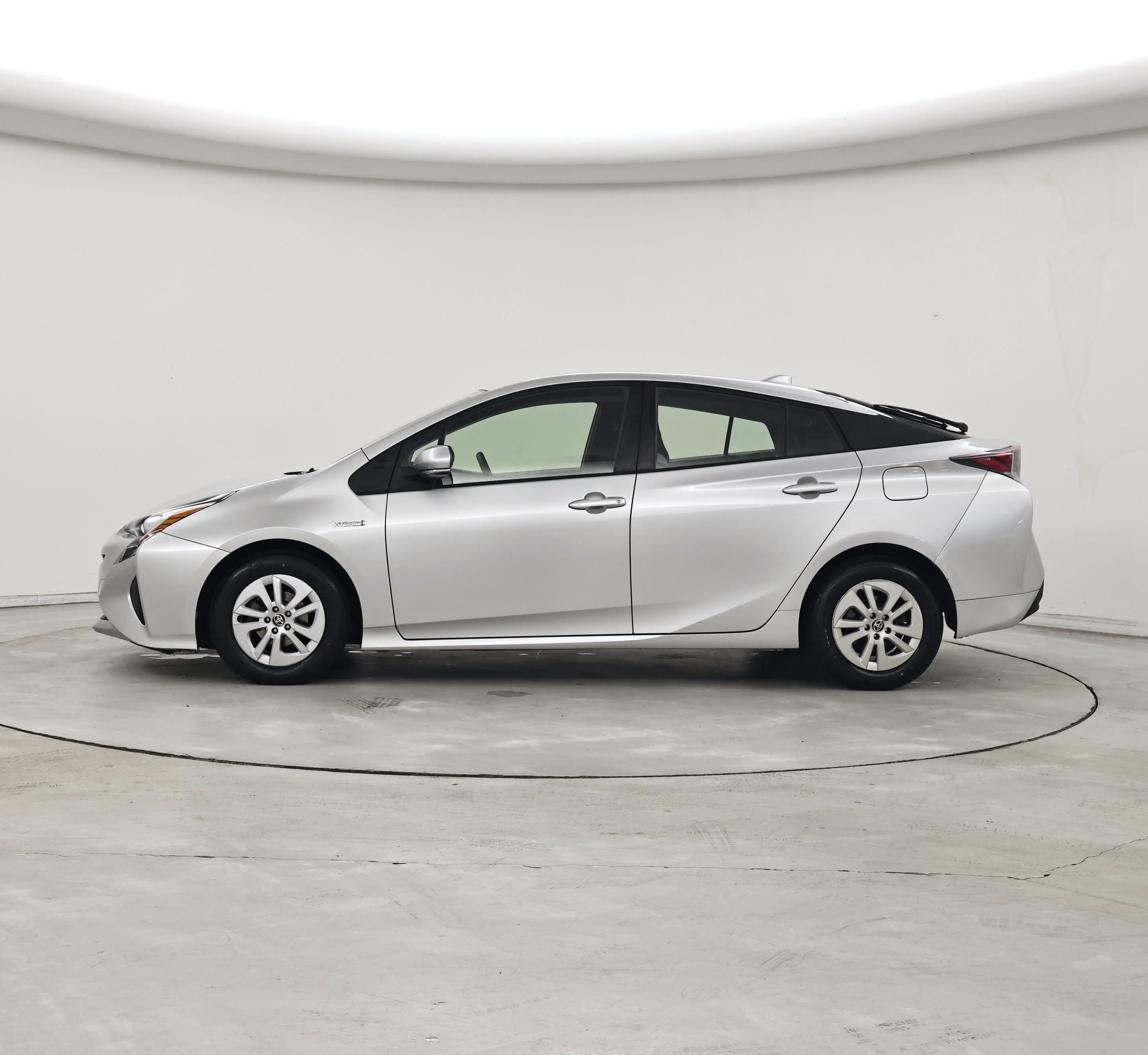Thumbnail: 2016 Toyota Prius - 3