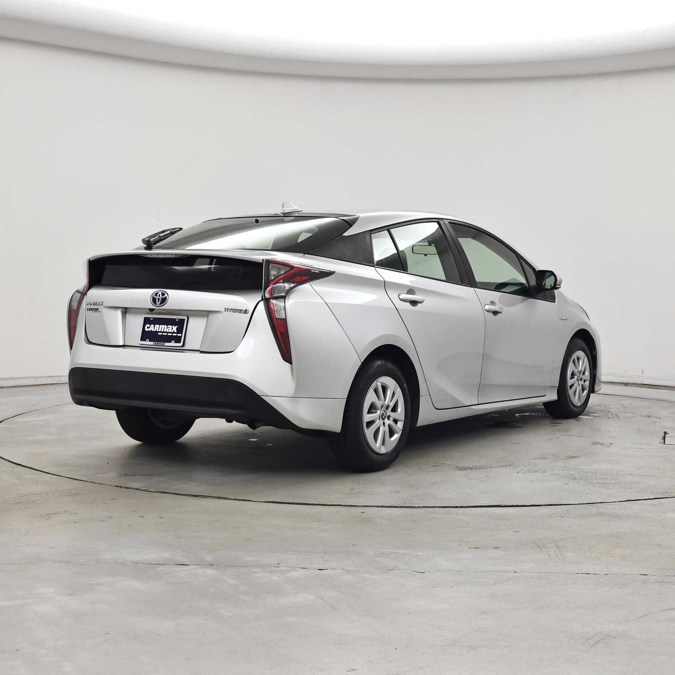 Thumbnail: 2016 Toyota Prius - 8