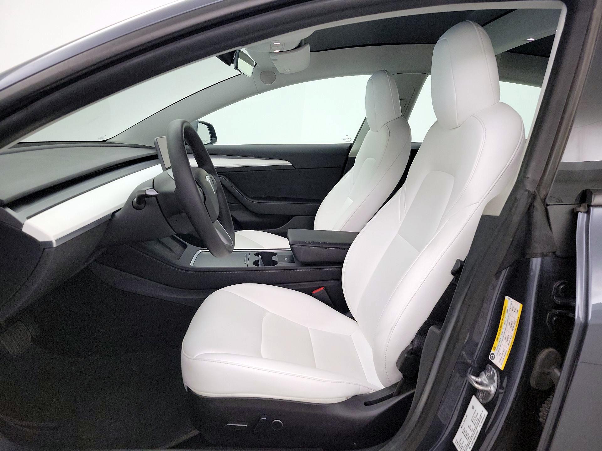 Thumbnail: 2022 Tesla Model 3 - 11