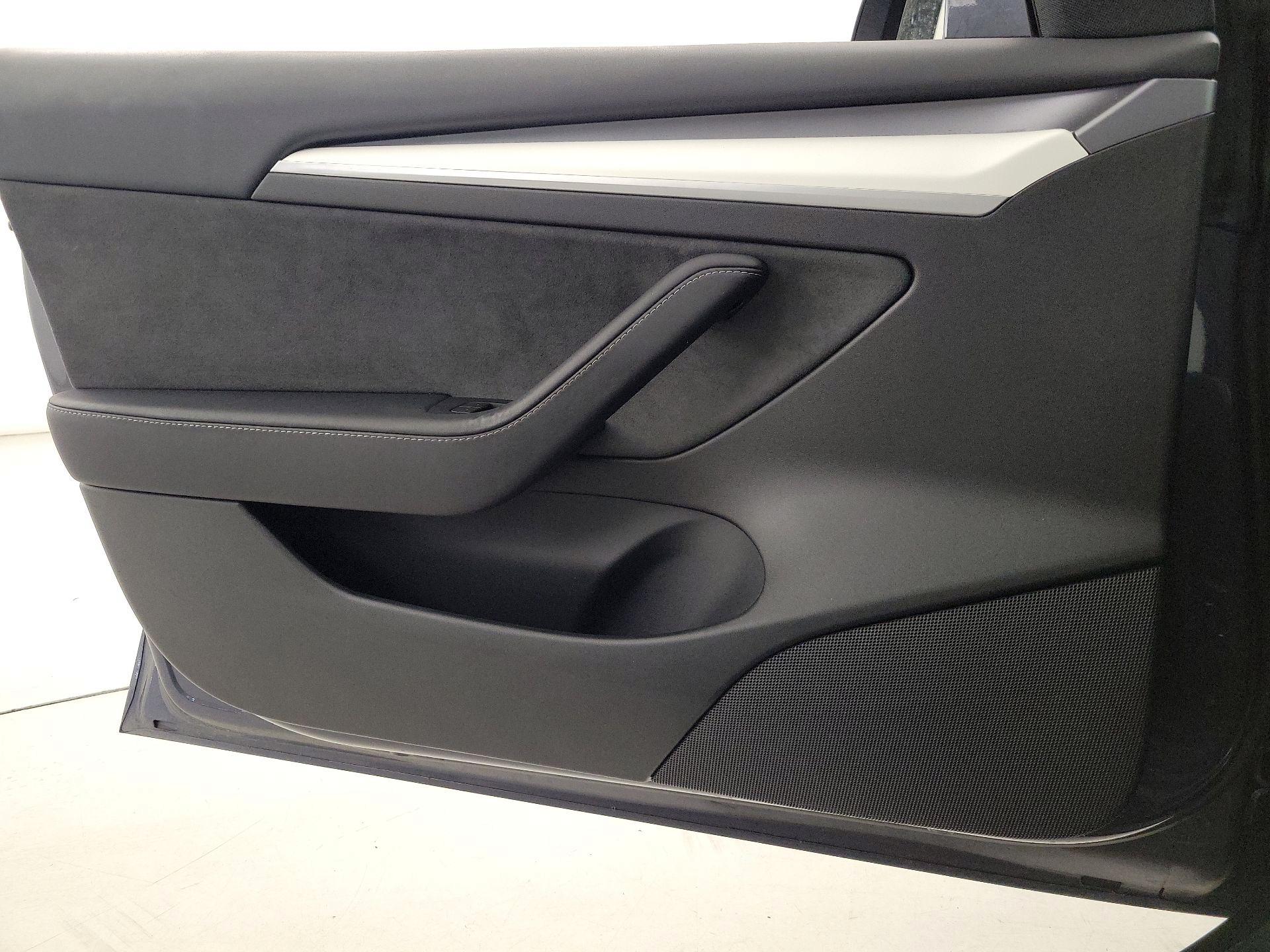 Thumbnail: 2022 Tesla Model 3 - 12