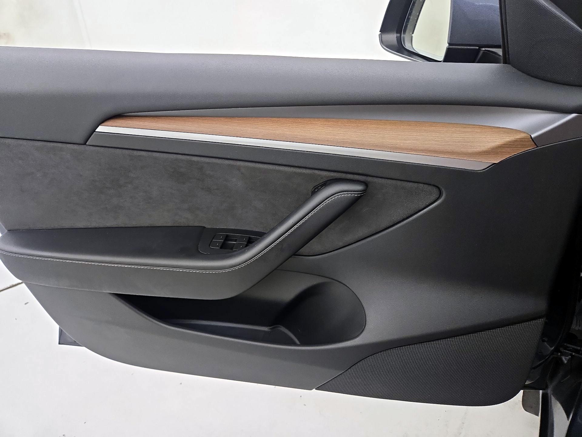 Thumbnail: 2022 Tesla Model 3 - 12