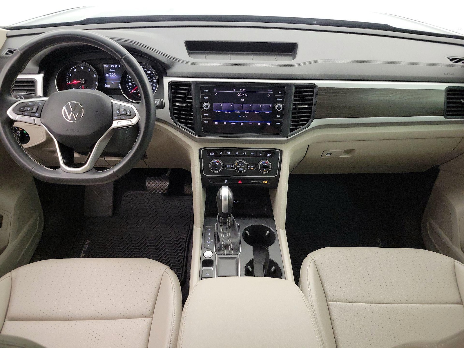 2021 Volkswagen Atlas SE w/Tech - Photo 10