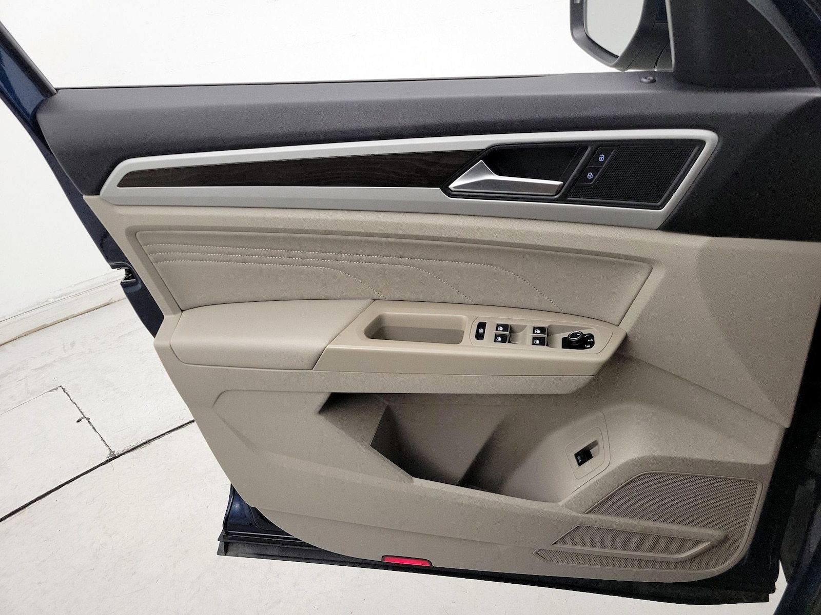 2021 Volkswagen Atlas SE w/Tech - Photo 13