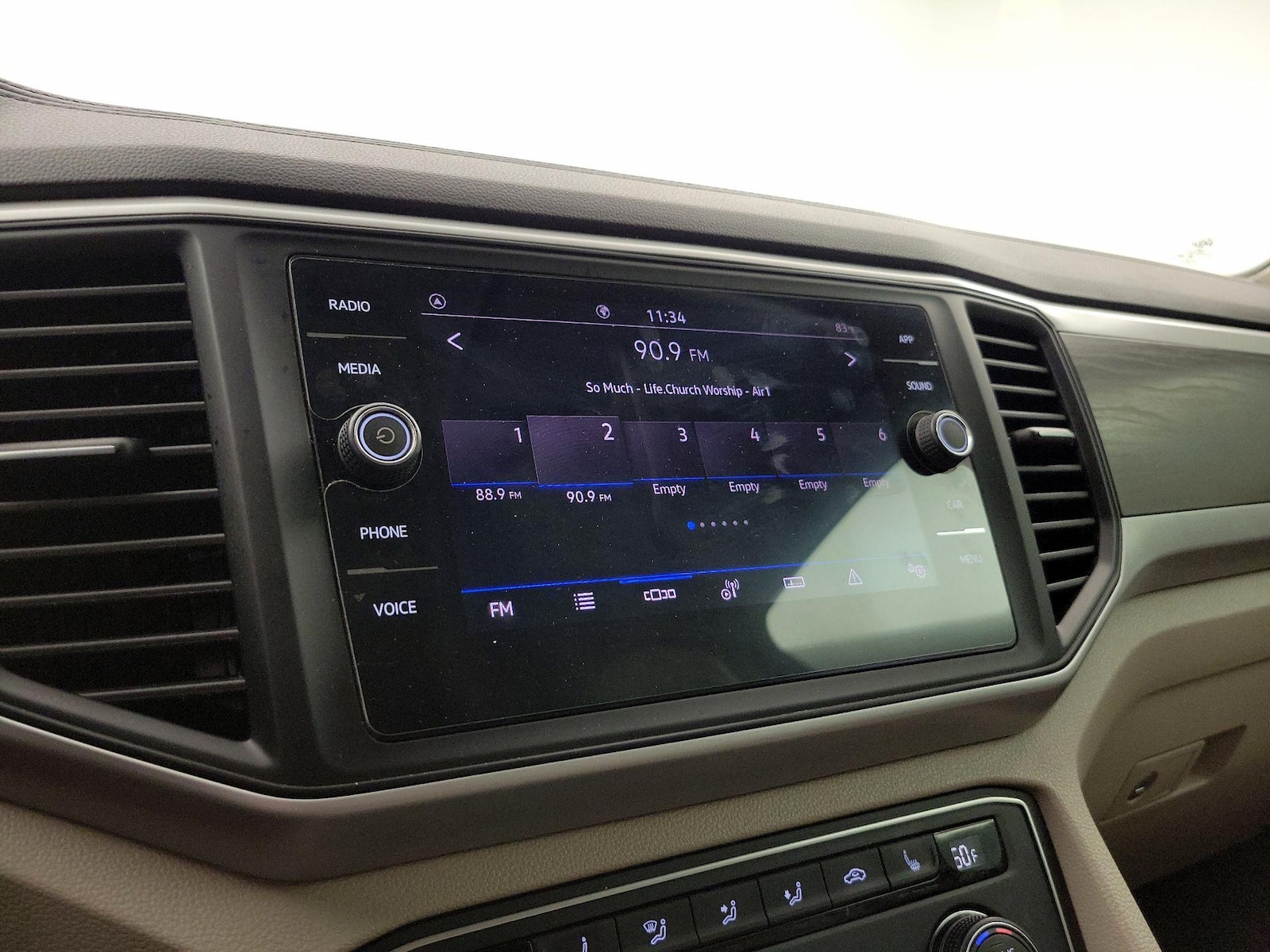 2021 Volkswagen Atlas SE w/Tech - Photo 16