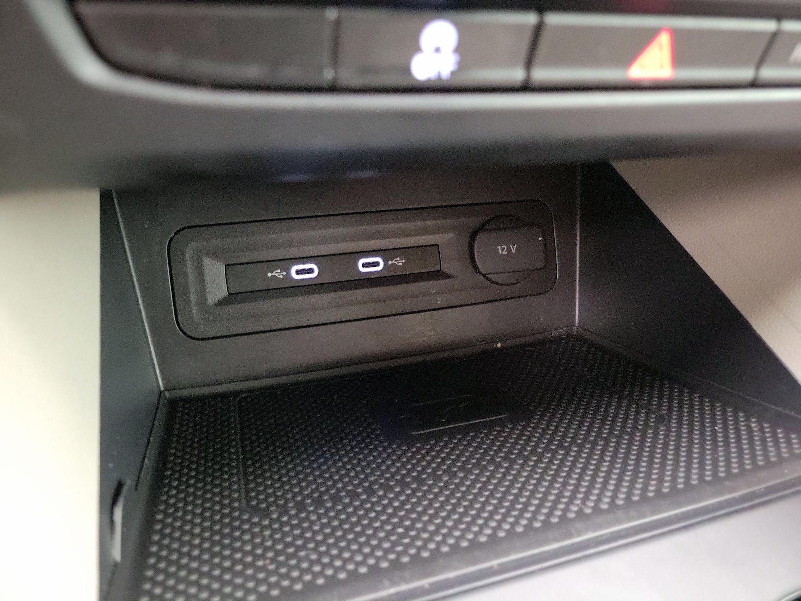 2021 Volkswagen Atlas SE w/Tech - Photo 19