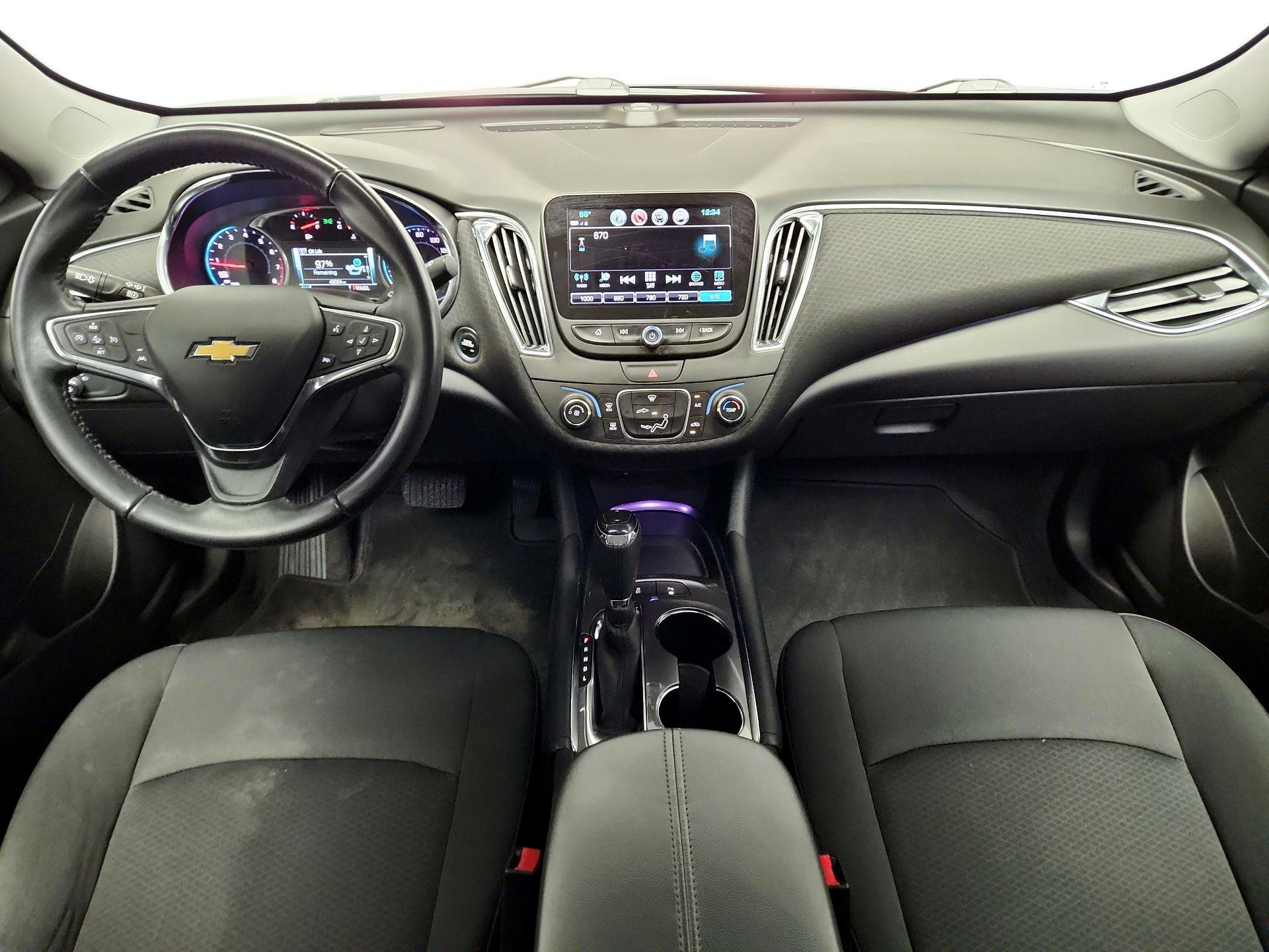 Thumbnail: 2018 Chevrolet Malibu - 9