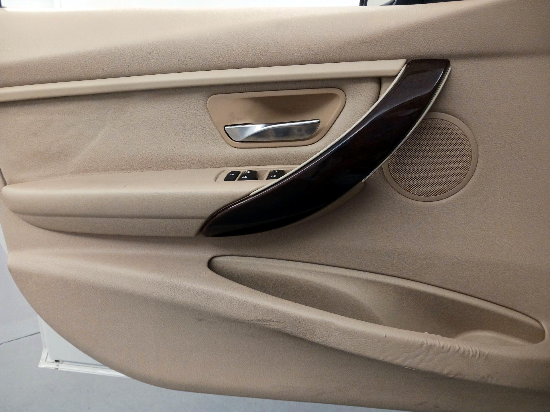 Thumbnail: 2014 BMW 3 Series - 12