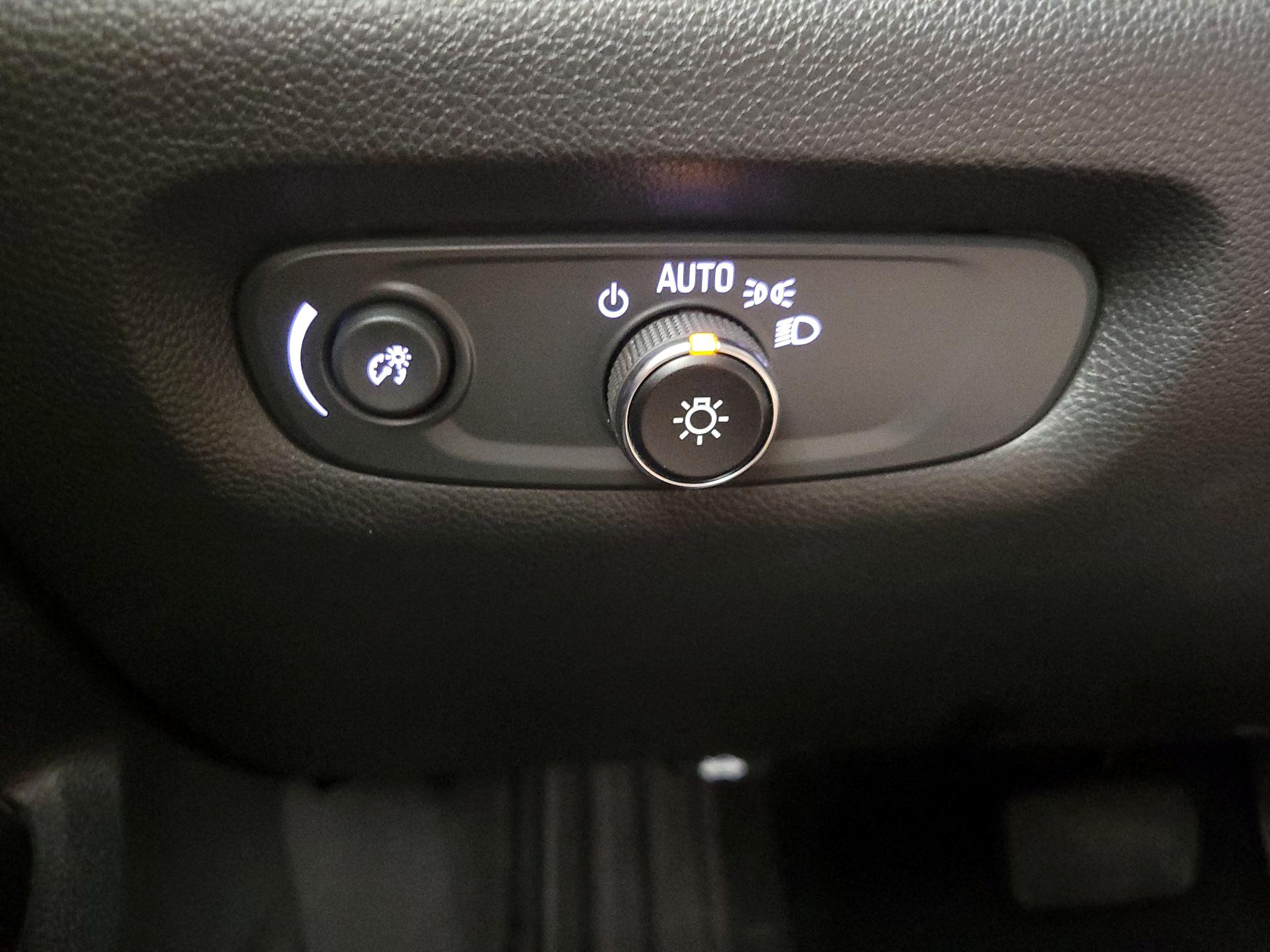 Thumbnail: 2023 Chevrolet Traverse - 13
