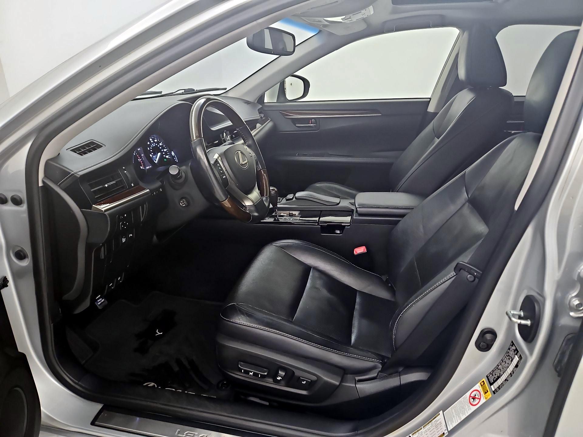 Thumbnail: 2014 Lexus ES - 11