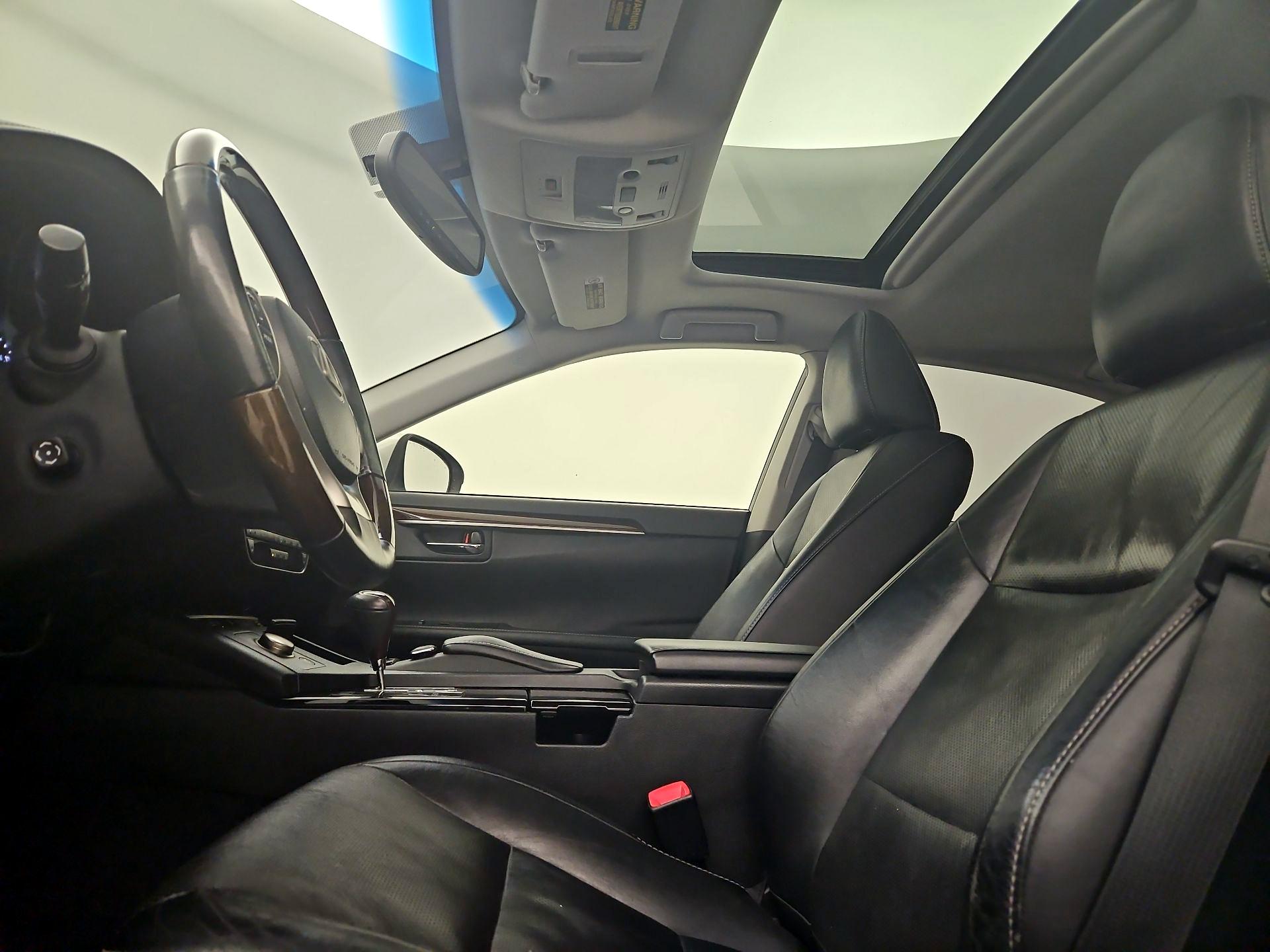 Thumbnail: 2014 Lexus ES - 20
