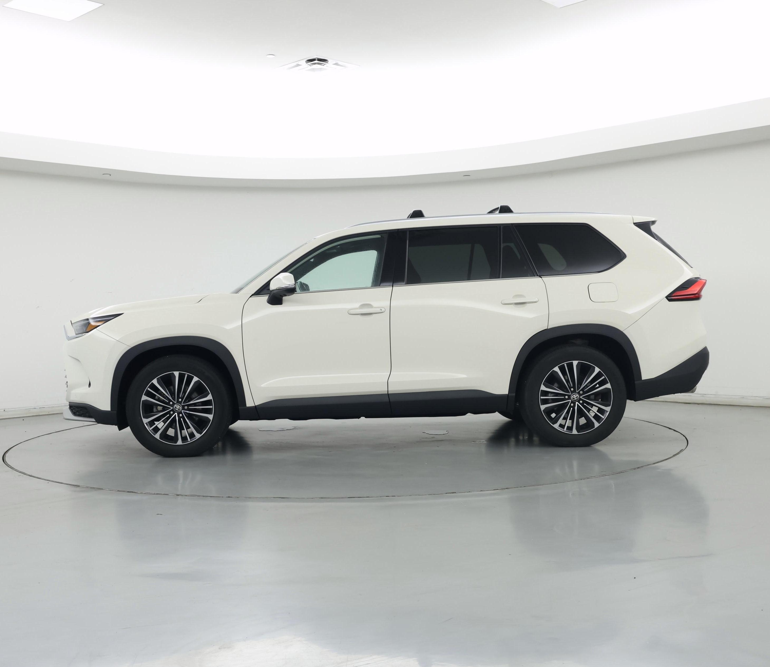 Thumbnail: 2024 Toyota Highlander - 3