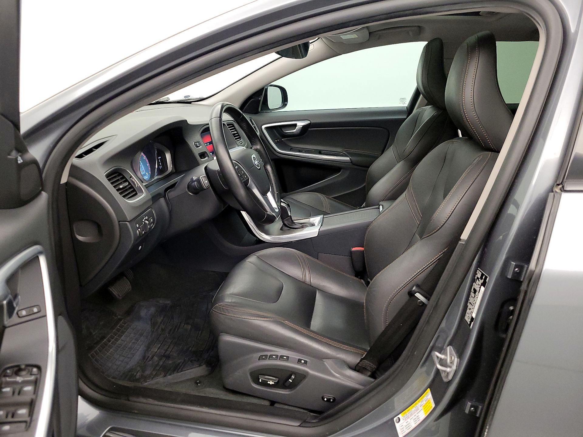 Thumbnail: 2016 Volvo S60 - 11