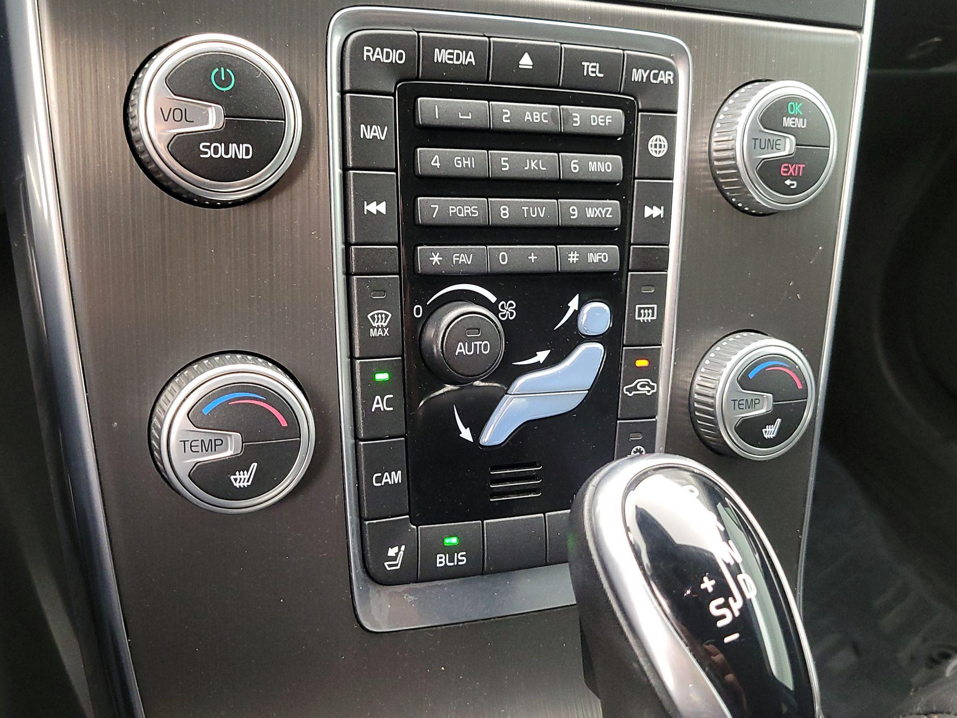 Thumbnail: 2016 Volvo S60 - 15
