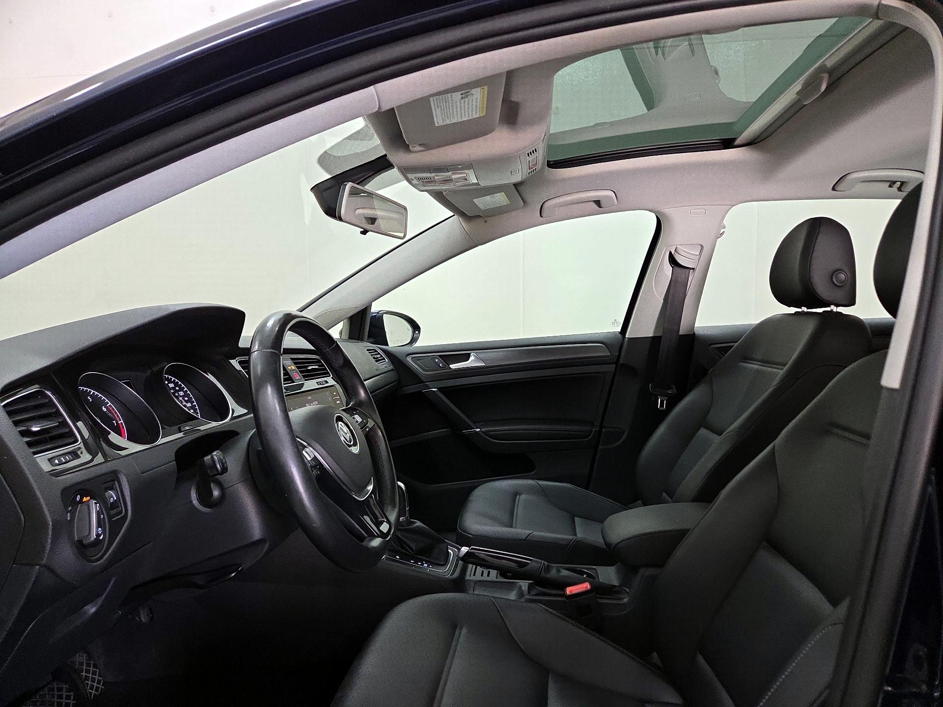 Thumbnail: 2018 Volkswagen Golf - 19