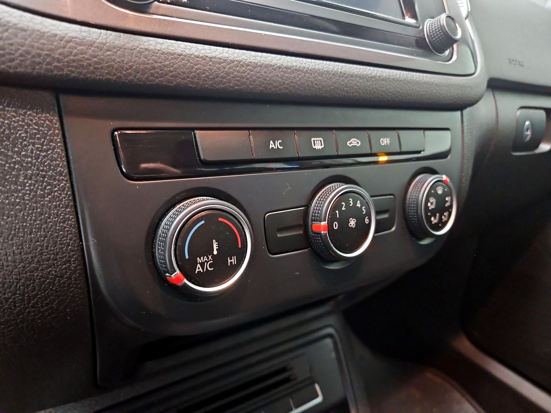 Thumbnail: 2017 Volkswagen Tiguan - 16