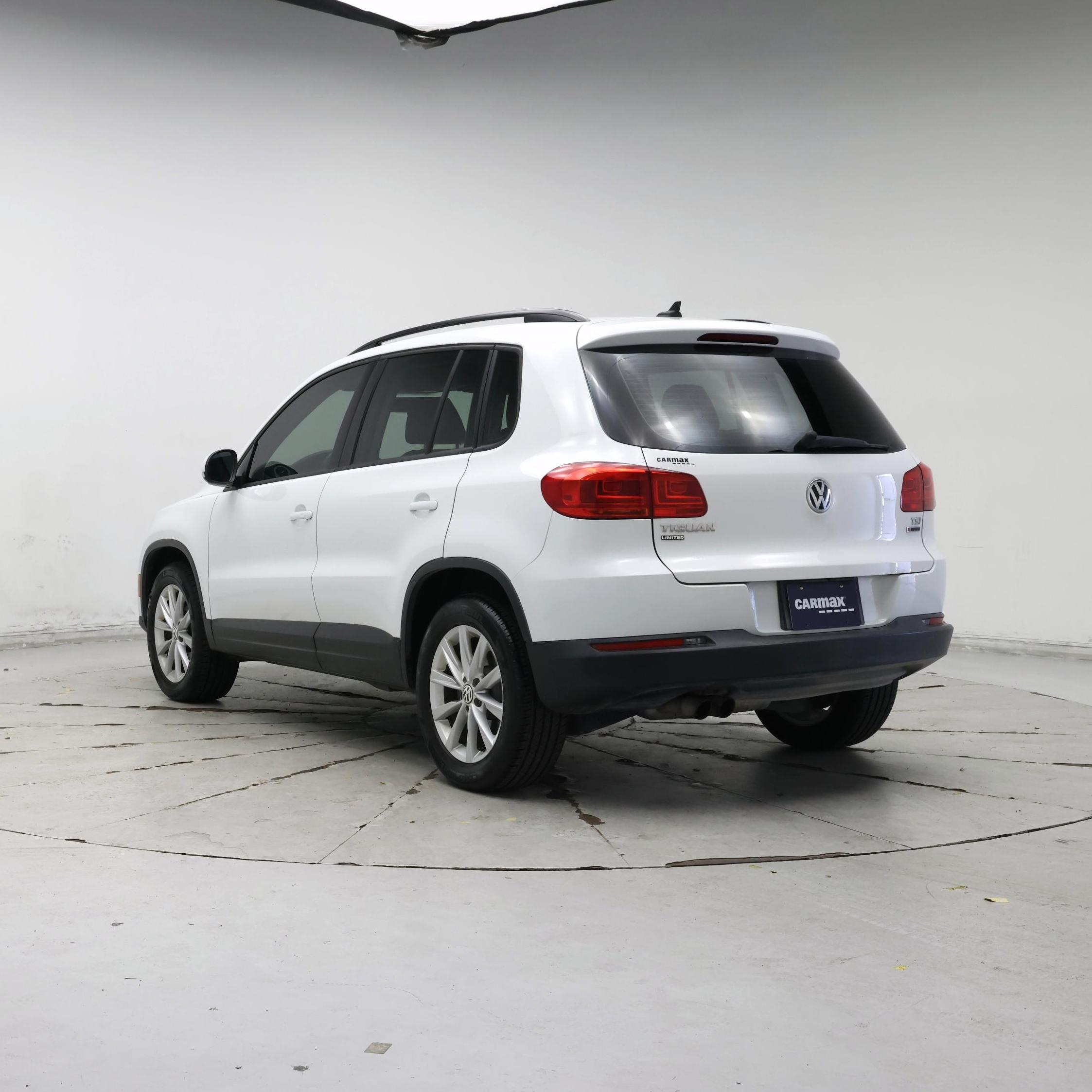 Thumbnail: 2017 Volkswagen Tiguan - 2