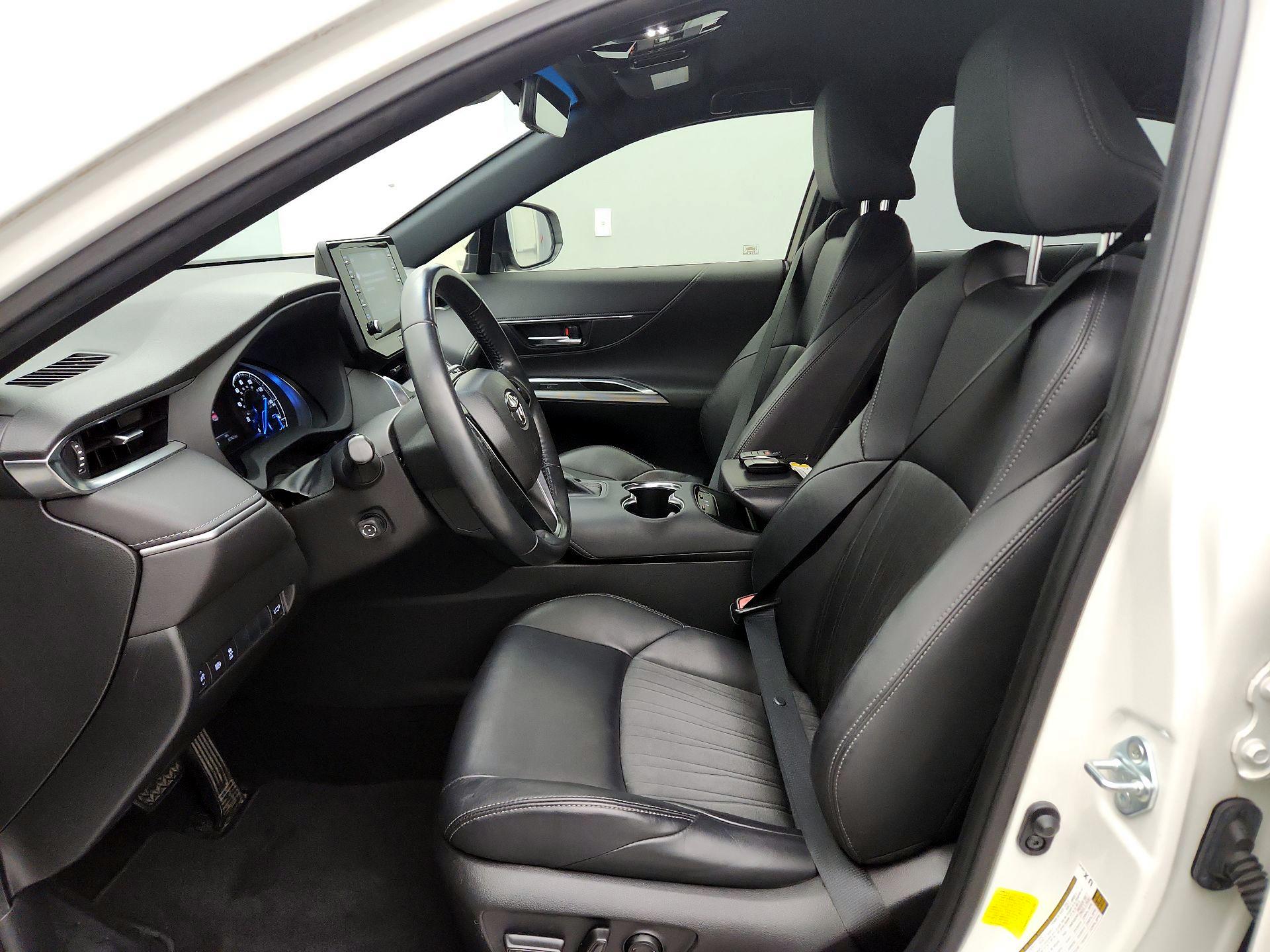 Thumbnail: 2021 Toyota Venza - 11