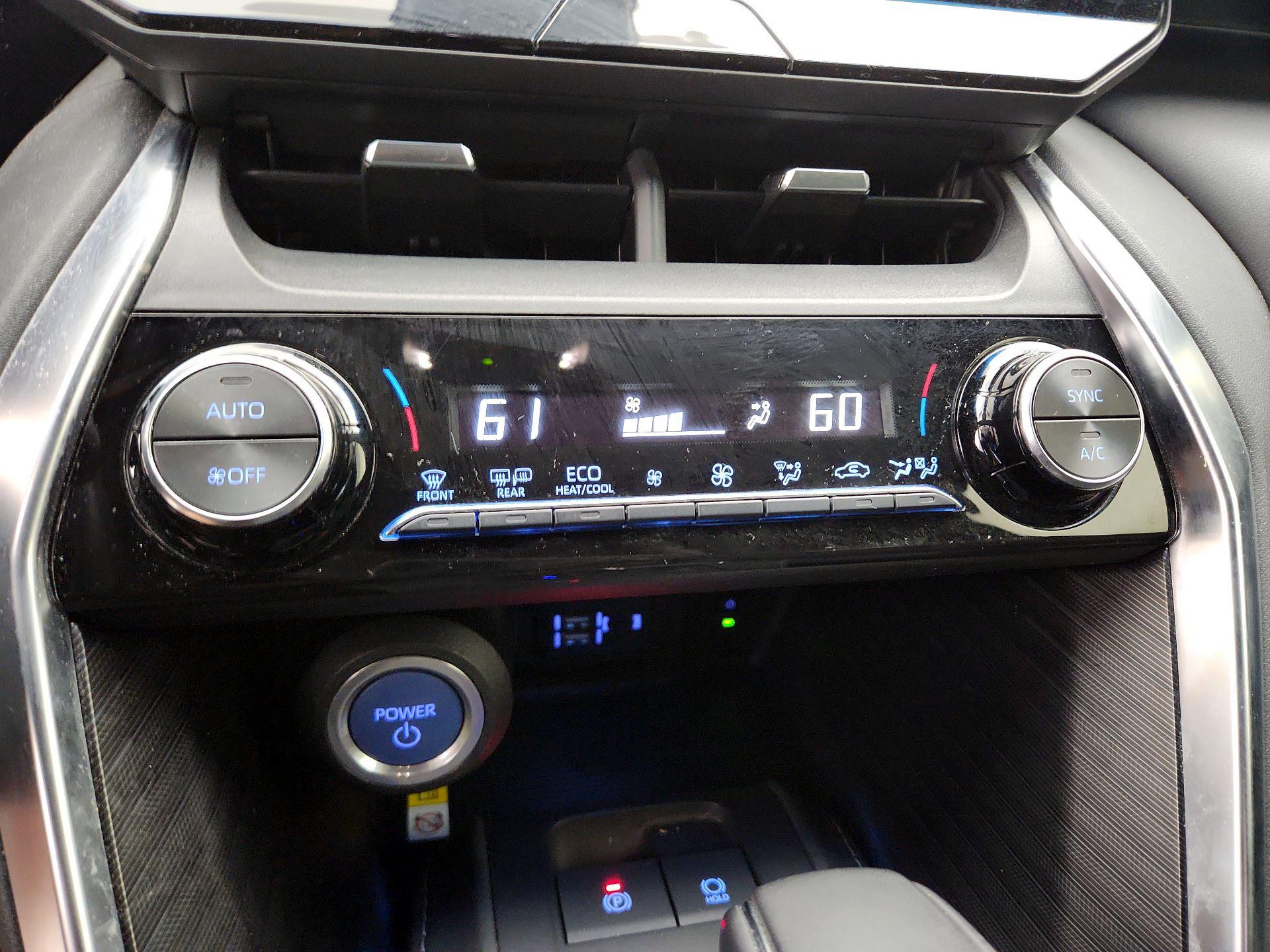 Thumbnail: 2021 Toyota Venza - 16